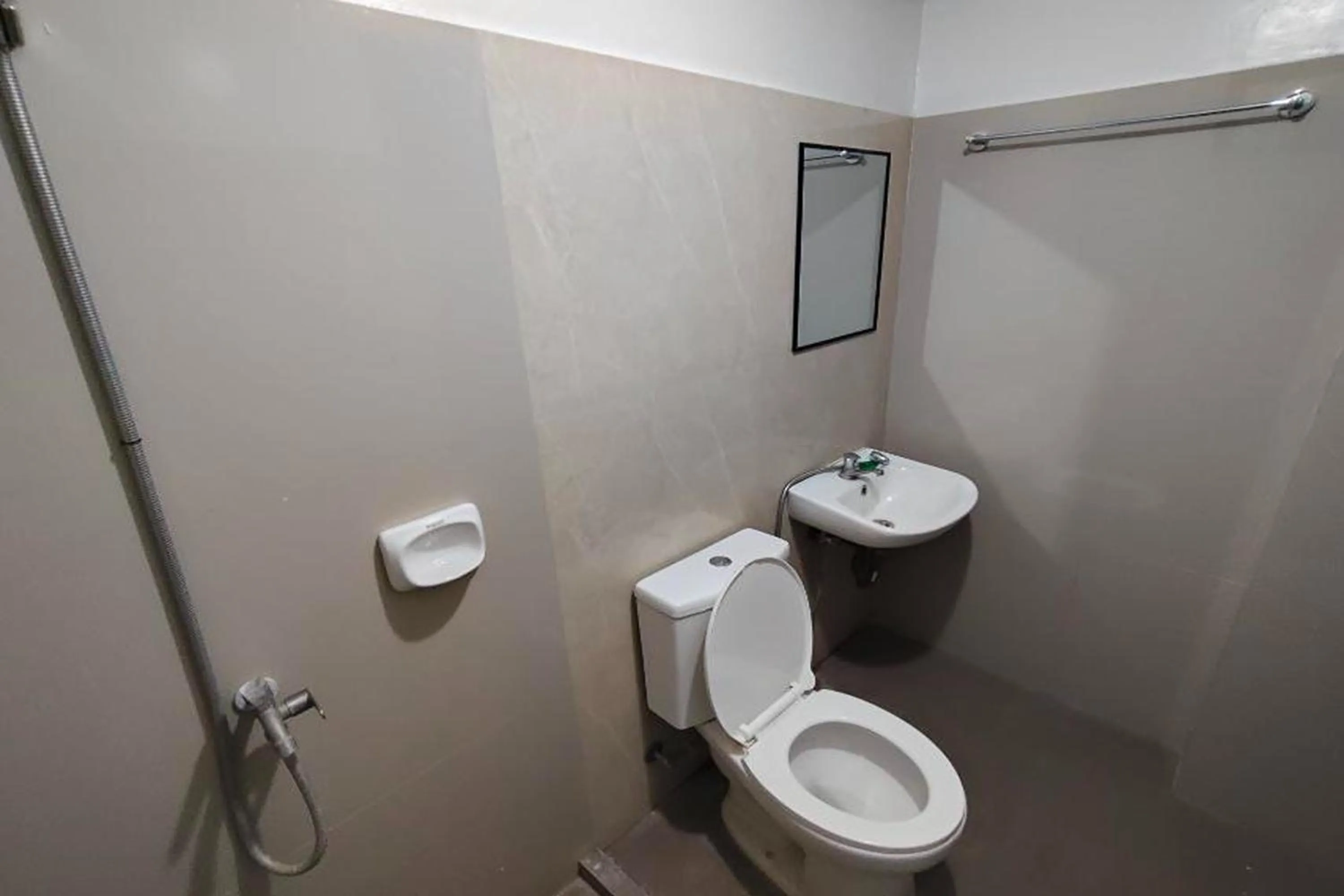 Toilet in Benediktus Pilgerhaus Inn Vigan