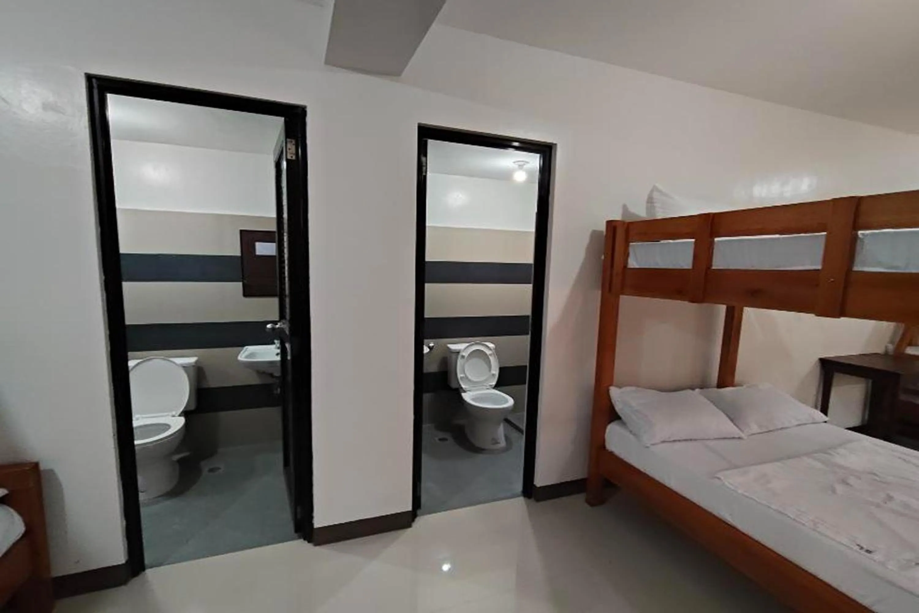 Bedroom, Bed in Benediktus Pilgerhaus Inn Vigan