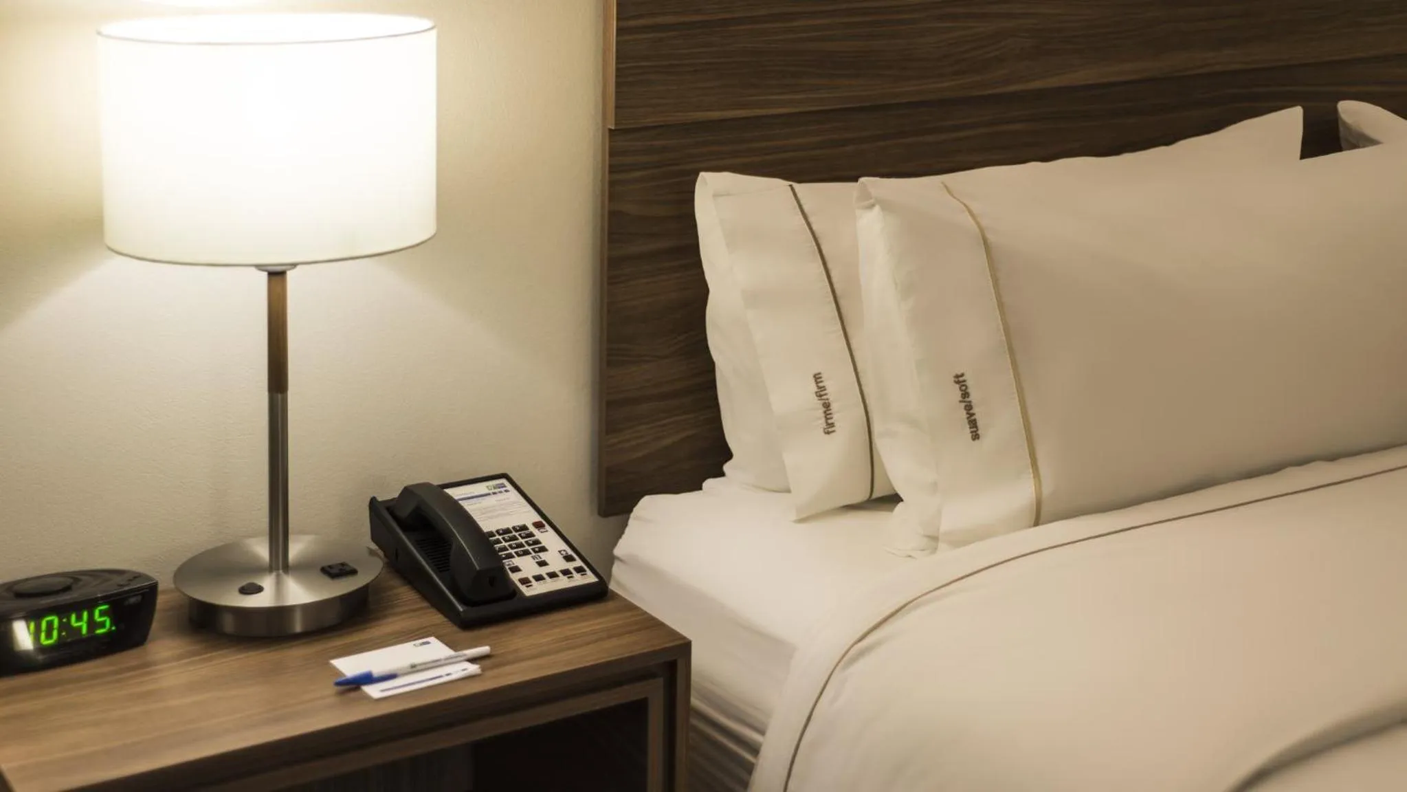Photo of the whole room, Bed in Holiday Inn Express Culiacan by IHG