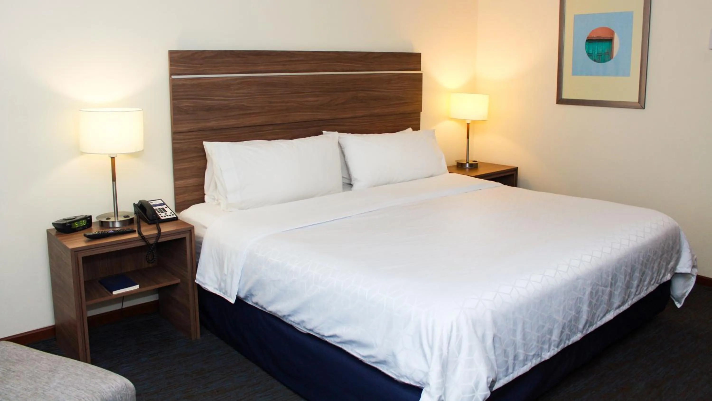 Photo of the whole room, Bed in Holiday Inn Express Culiacan by IHG