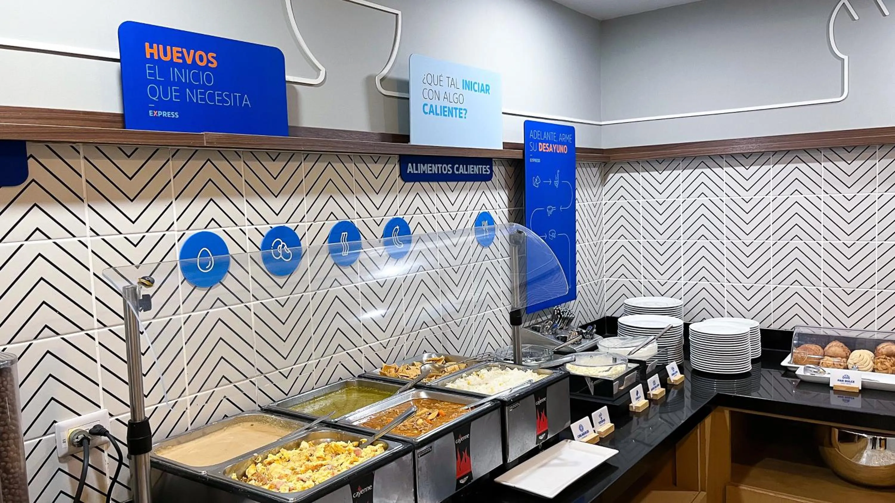 Restaurant/places to eat in Holiday Inn Express Culiacan by IHG