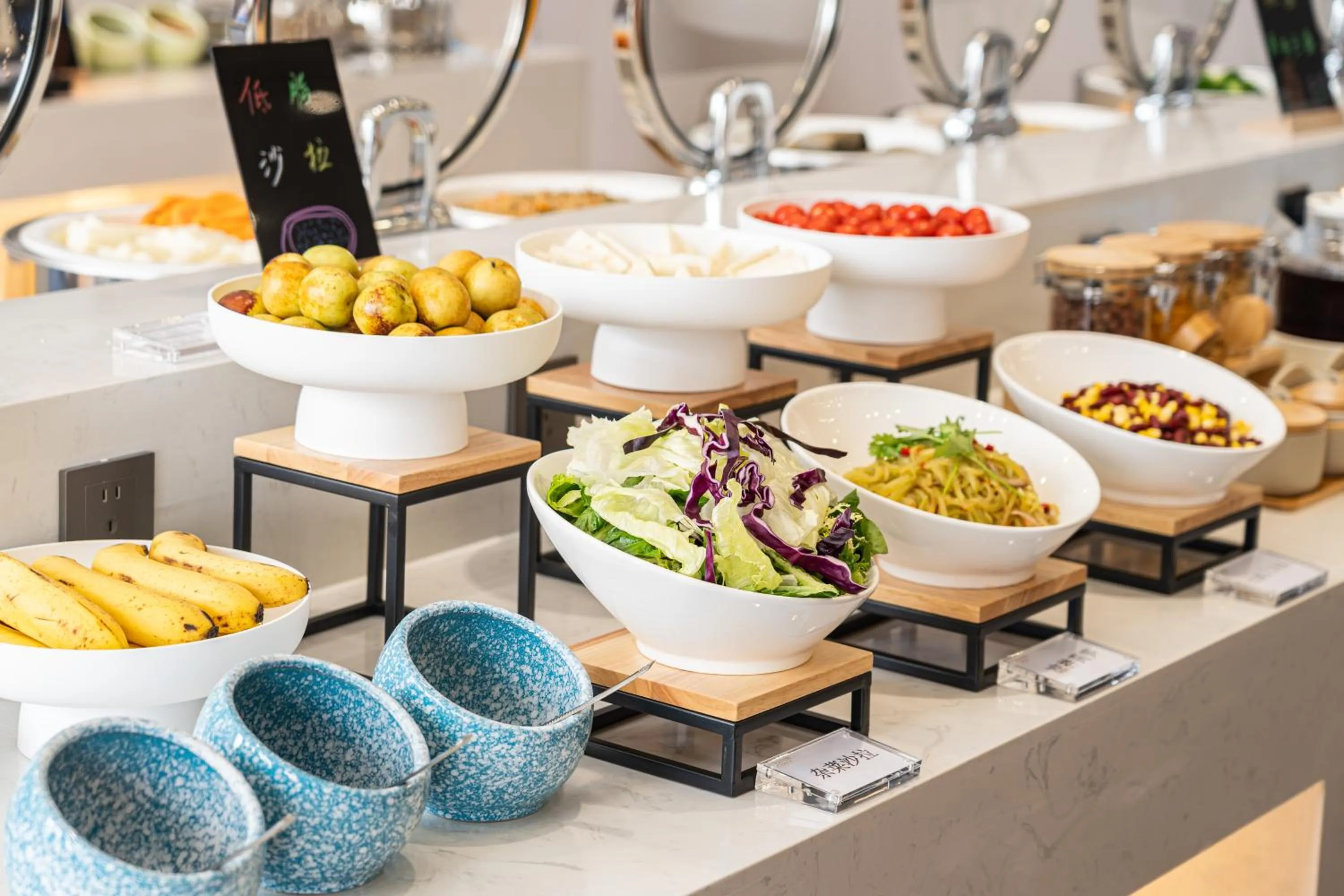 Restaurant/places to eat in Poltton Century Hotel Yangjiang Jinshan Road