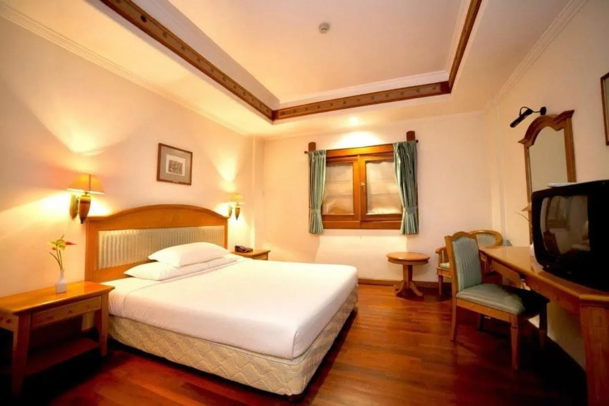 Bedroom, Bed in Kresna Hotel
