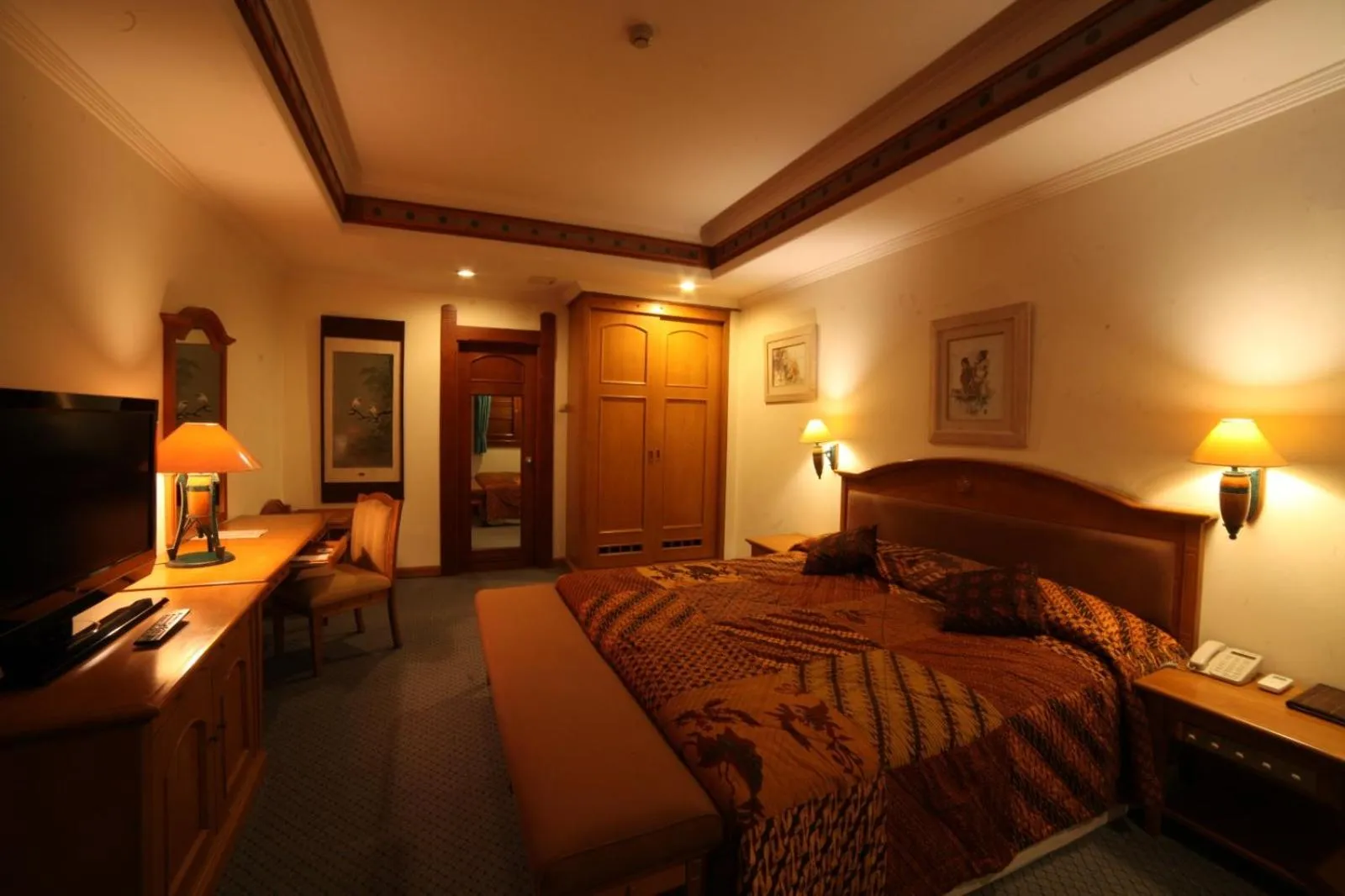 Bedroom, Bed in Kresna Hotel