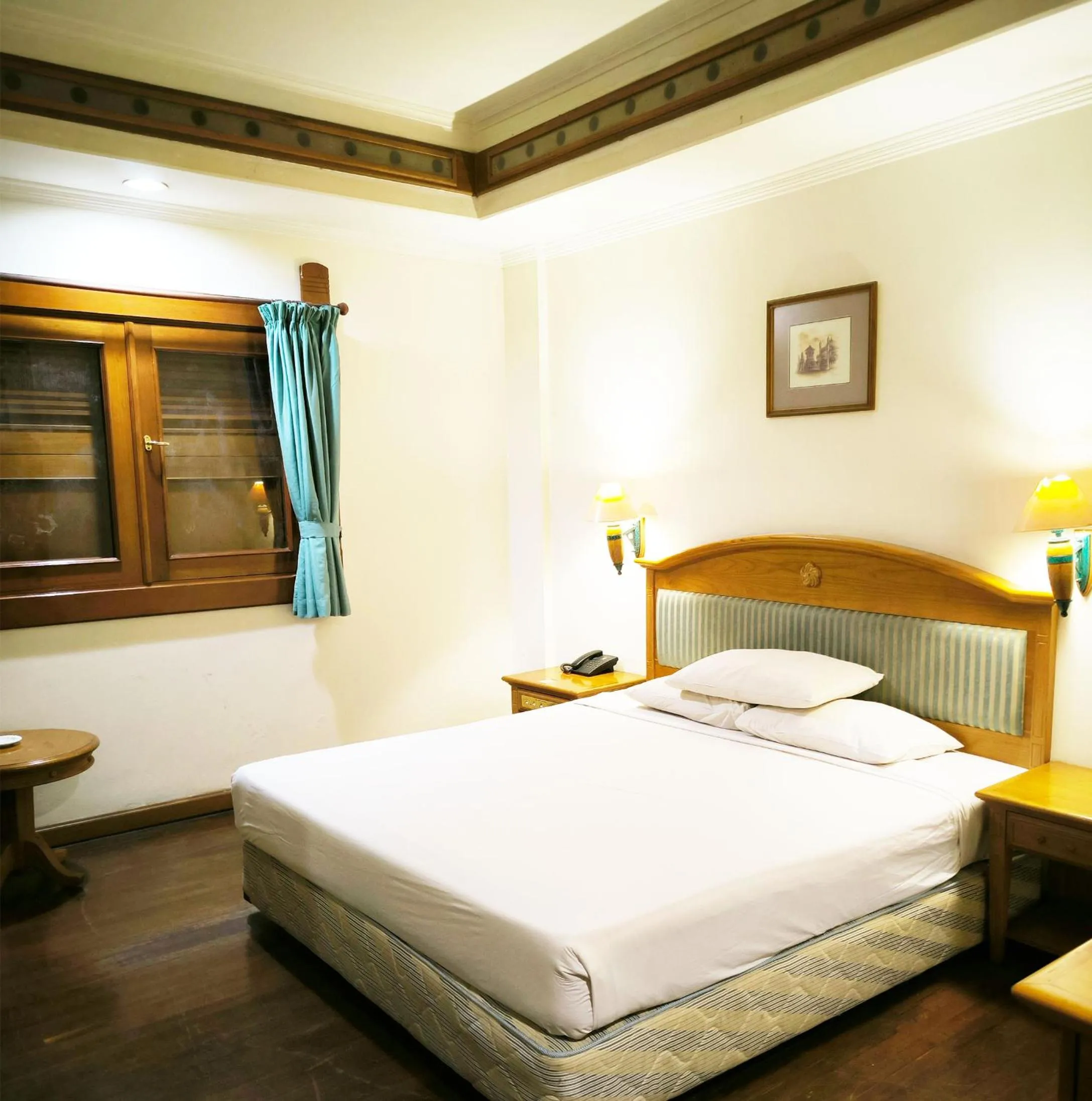 Bedroom, Bed in Kresna Hotel