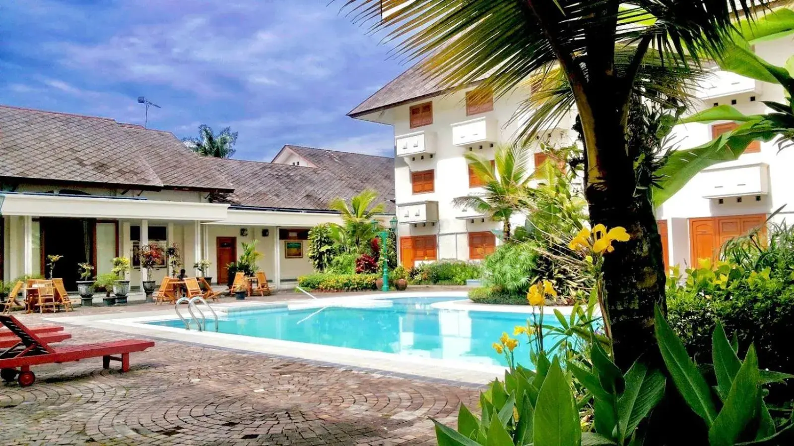 Swimming pool in Kresna Hotel Swimming pool in Kresna Hotel