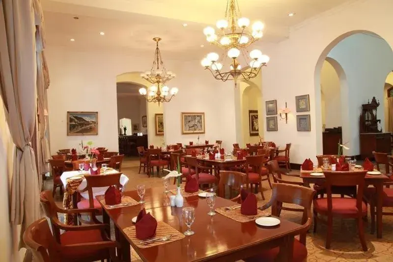 Restaurant/places to eat in Kresna Hotel Restaurant/places to eat in Kresna Hotel