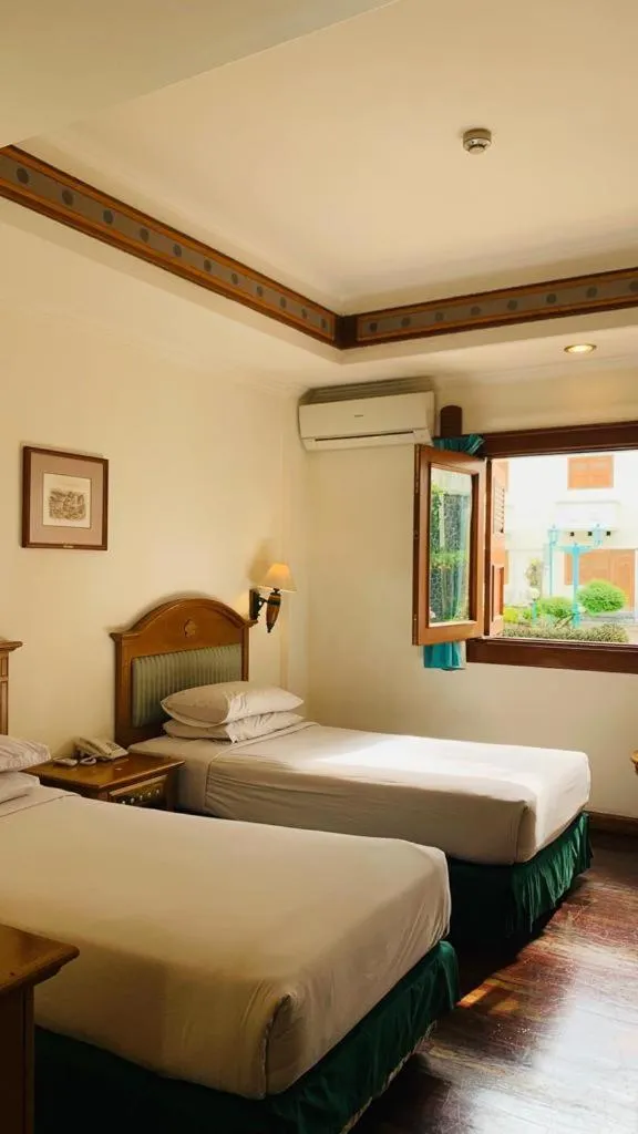 Bedroom, Bed in Kresna Hotel