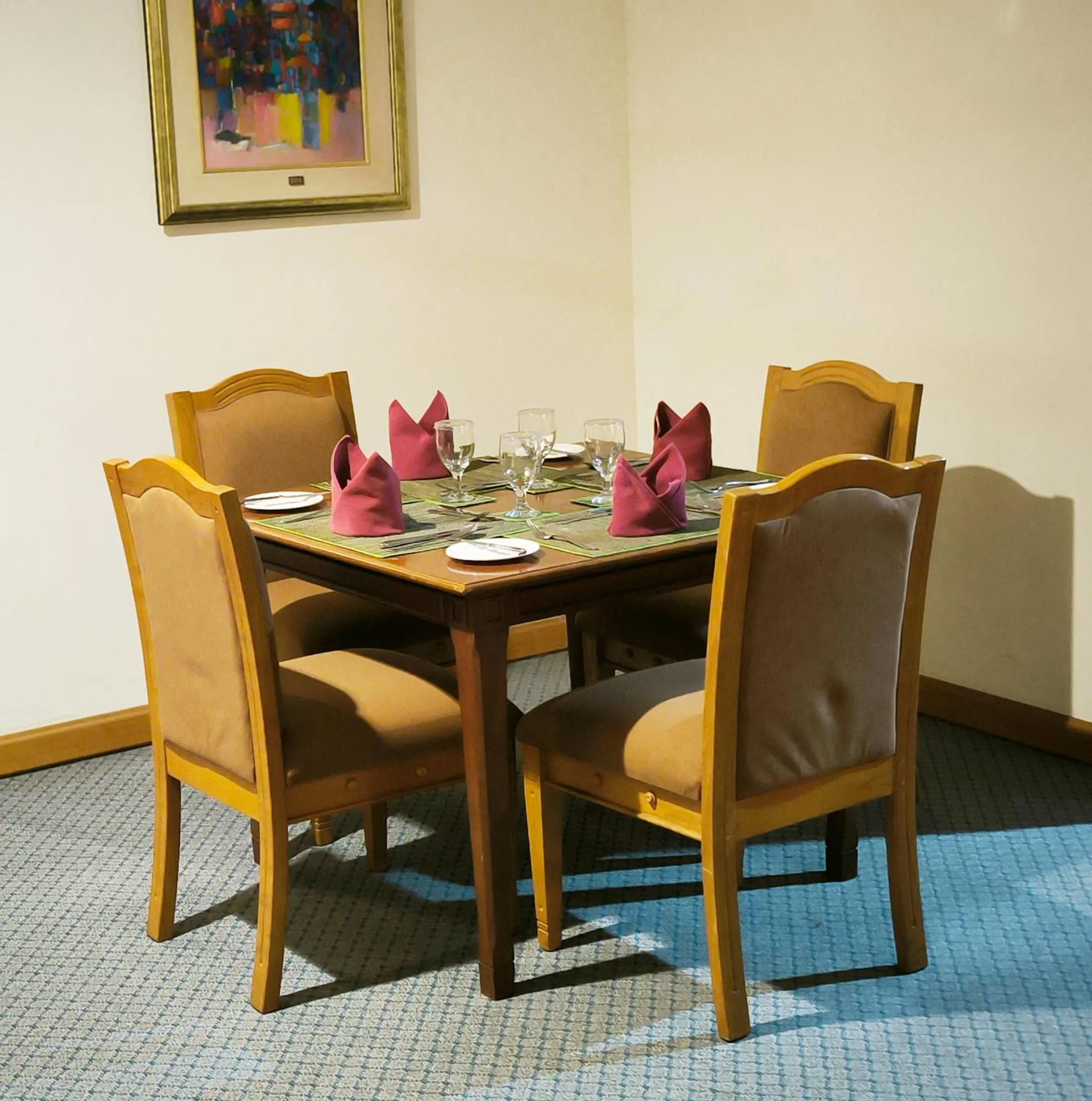 Dining area in Kresna Hotel