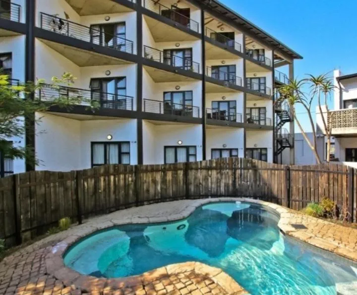 Luxury Apartment Pool Facing 328