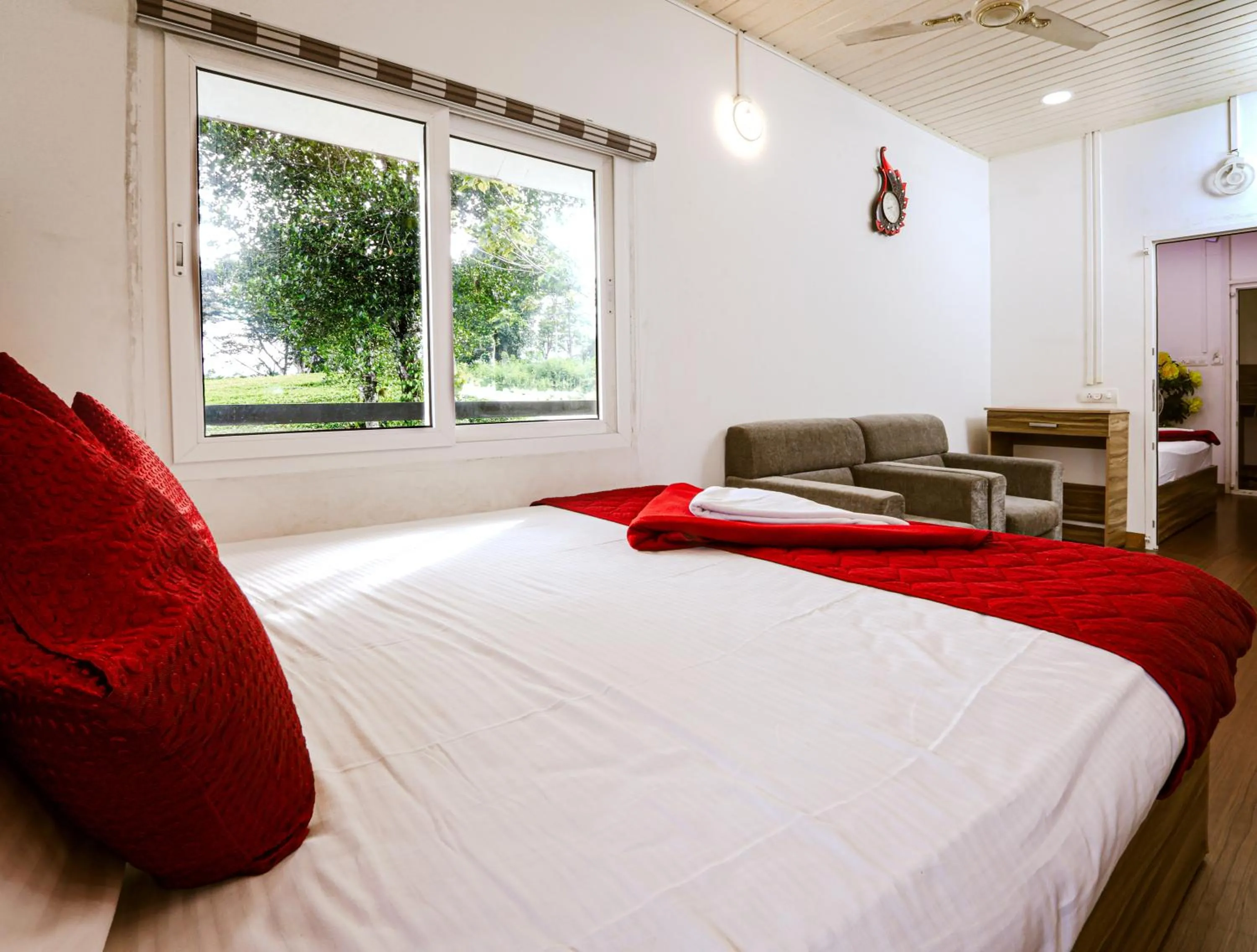 The Svarga Munnar Hill View resort
