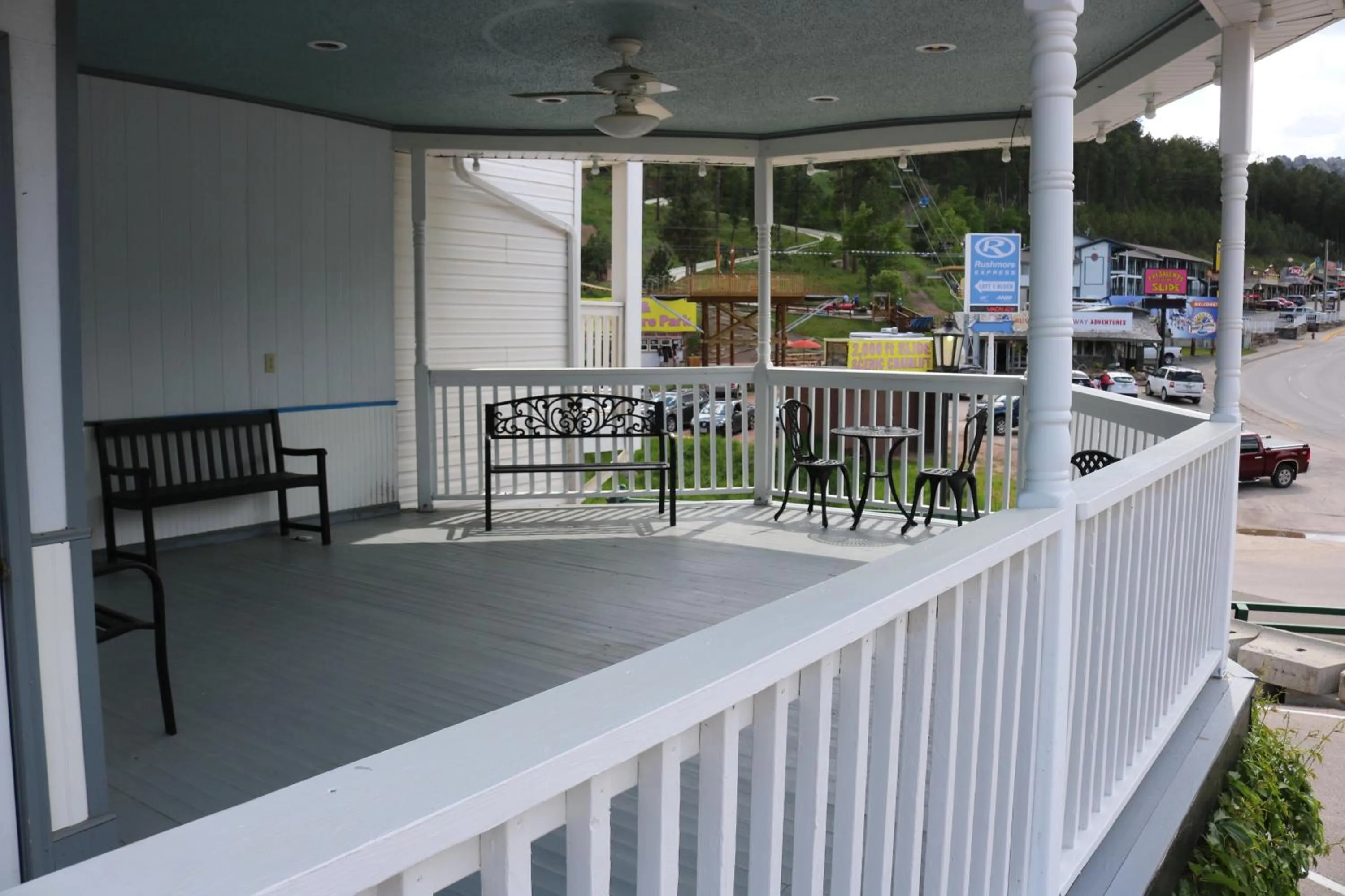 Balcony/Terrace in Roosevelt Inn Mount Rushmore