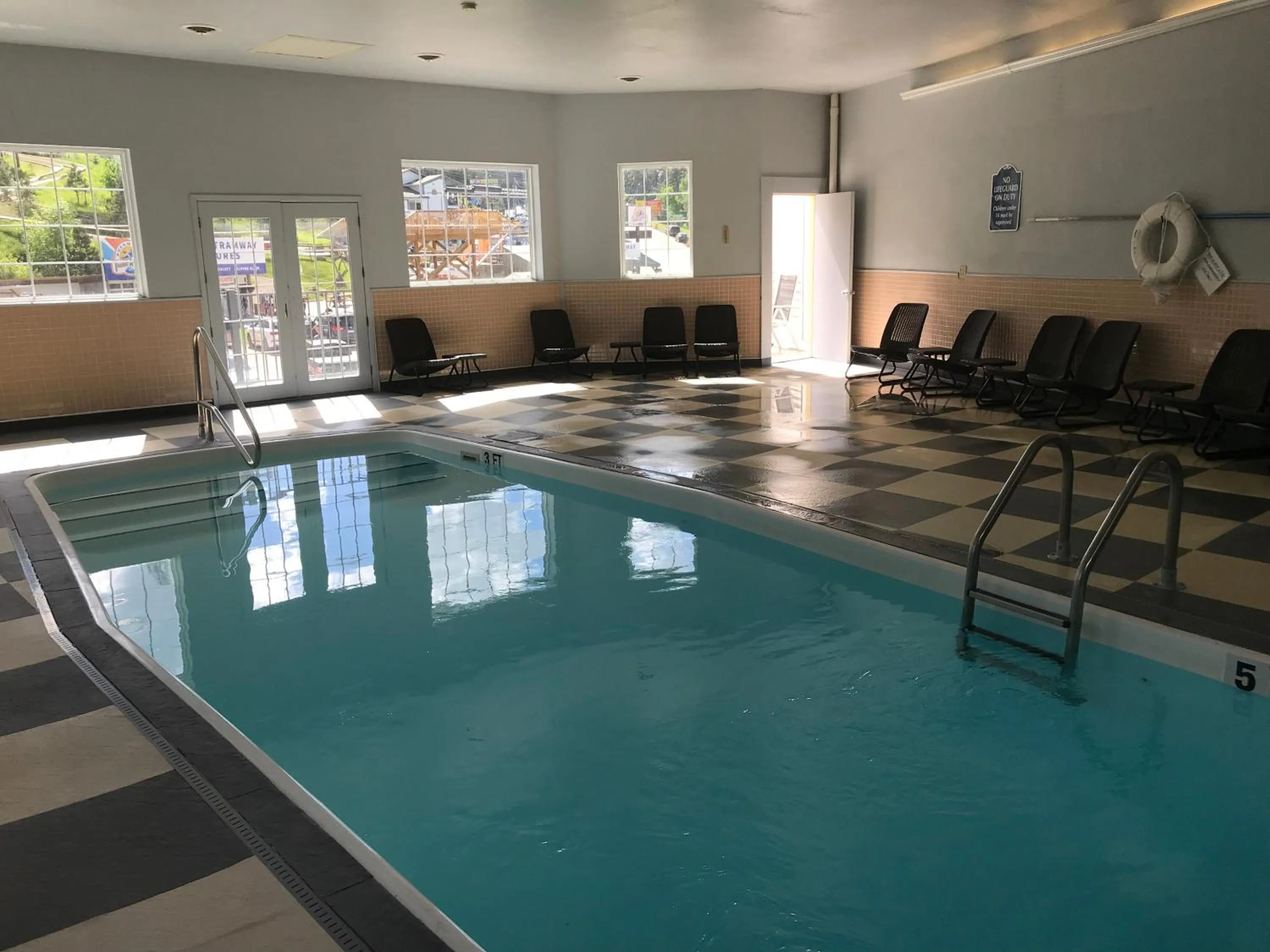 Roosevelt Inn Mount Rushmore