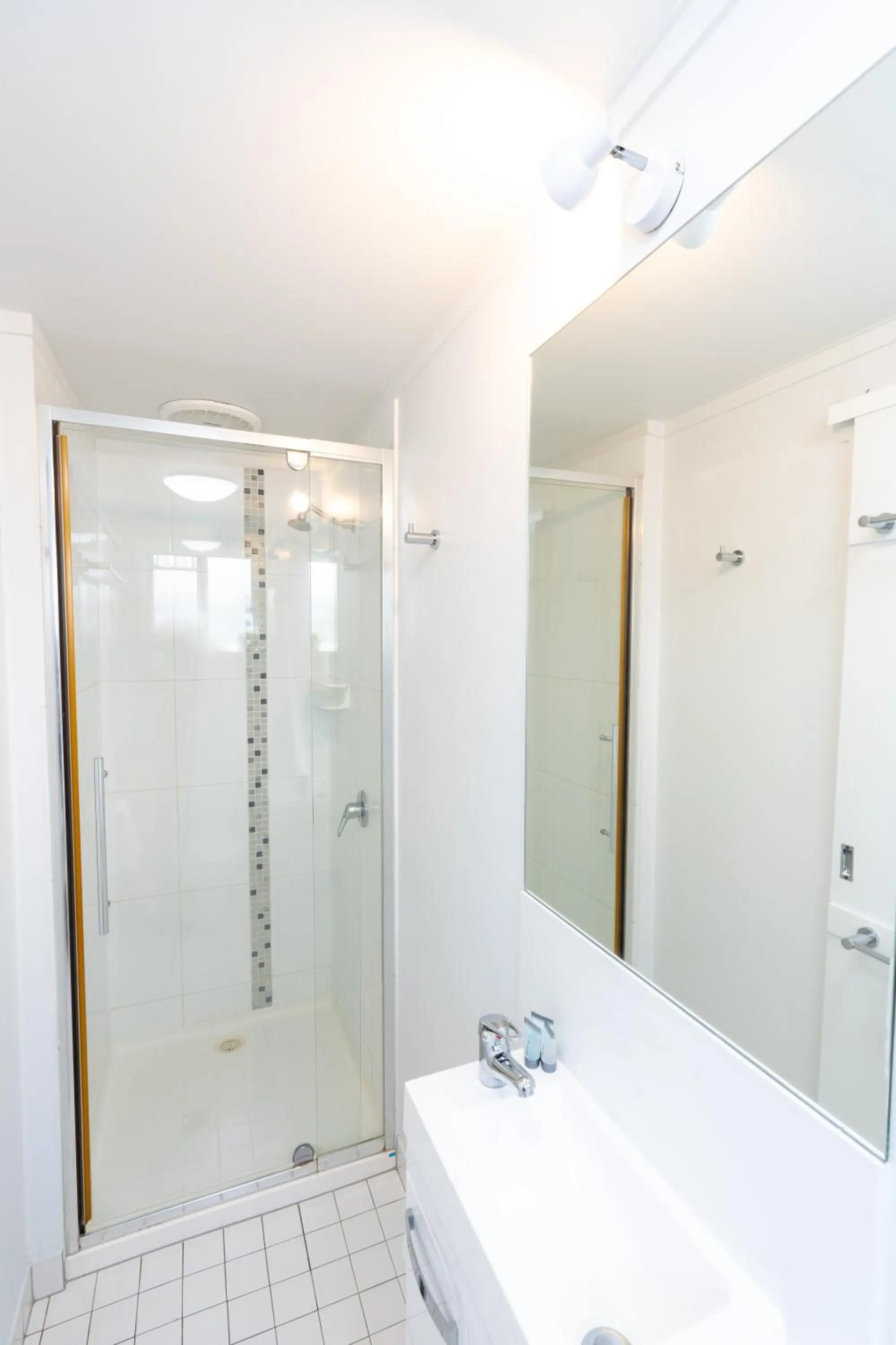 Shower in BIG4 Tasman Holiday Parks - Rowes Bay