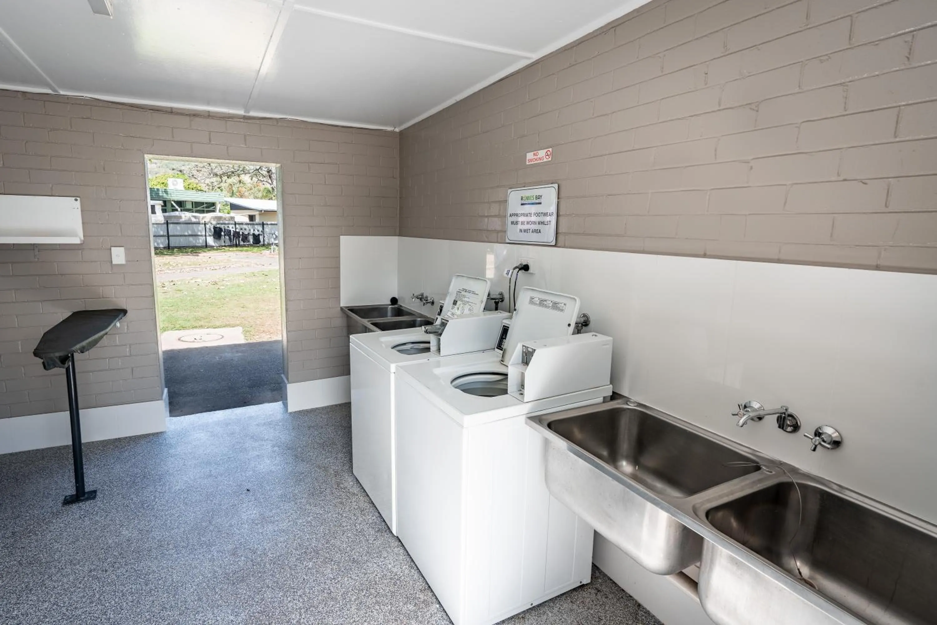 washing machine in BIG4 Tasman Holiday Parks - Rowes Bay