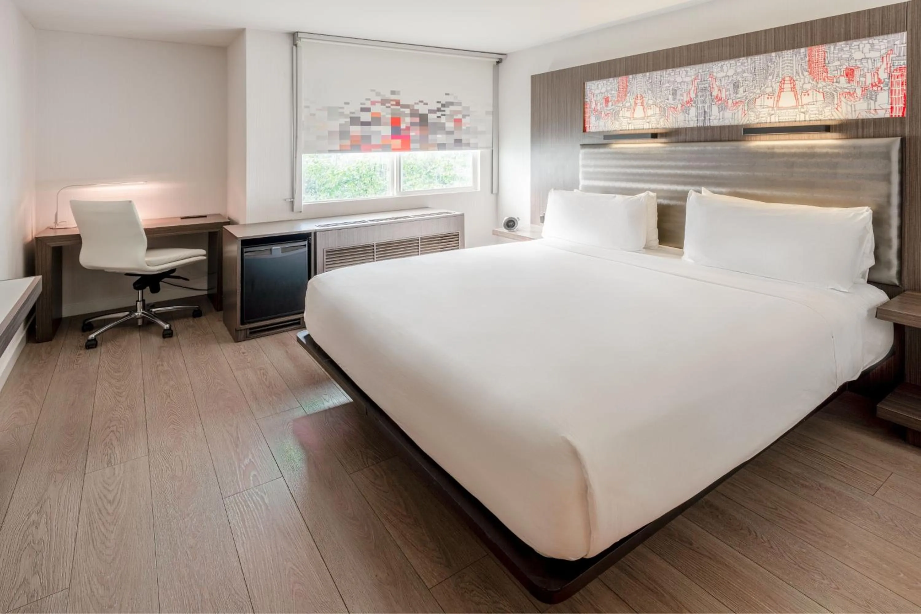 Photo of the whole room, Bed in Aloft Sunnyvale