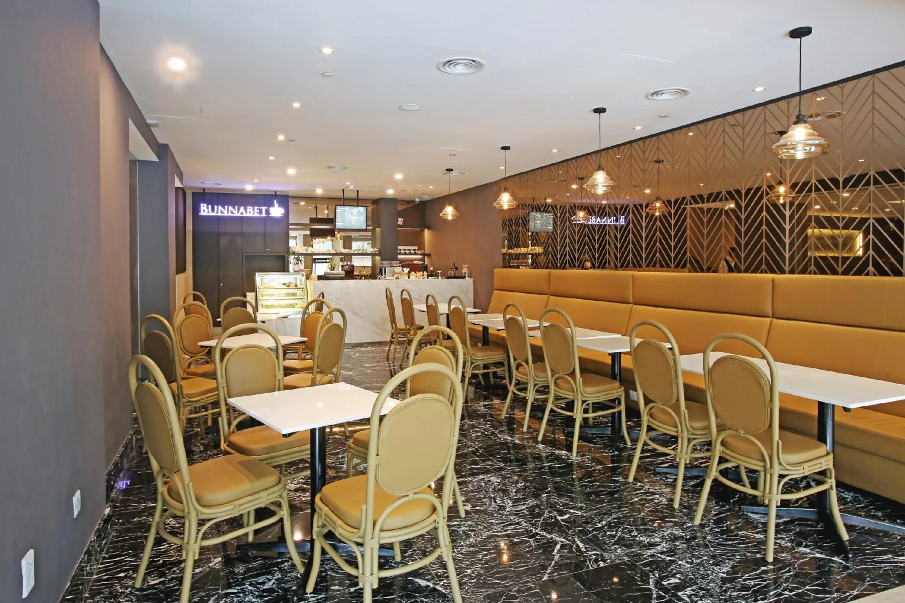 Restaurant/places to eat in Hotel Malaysia