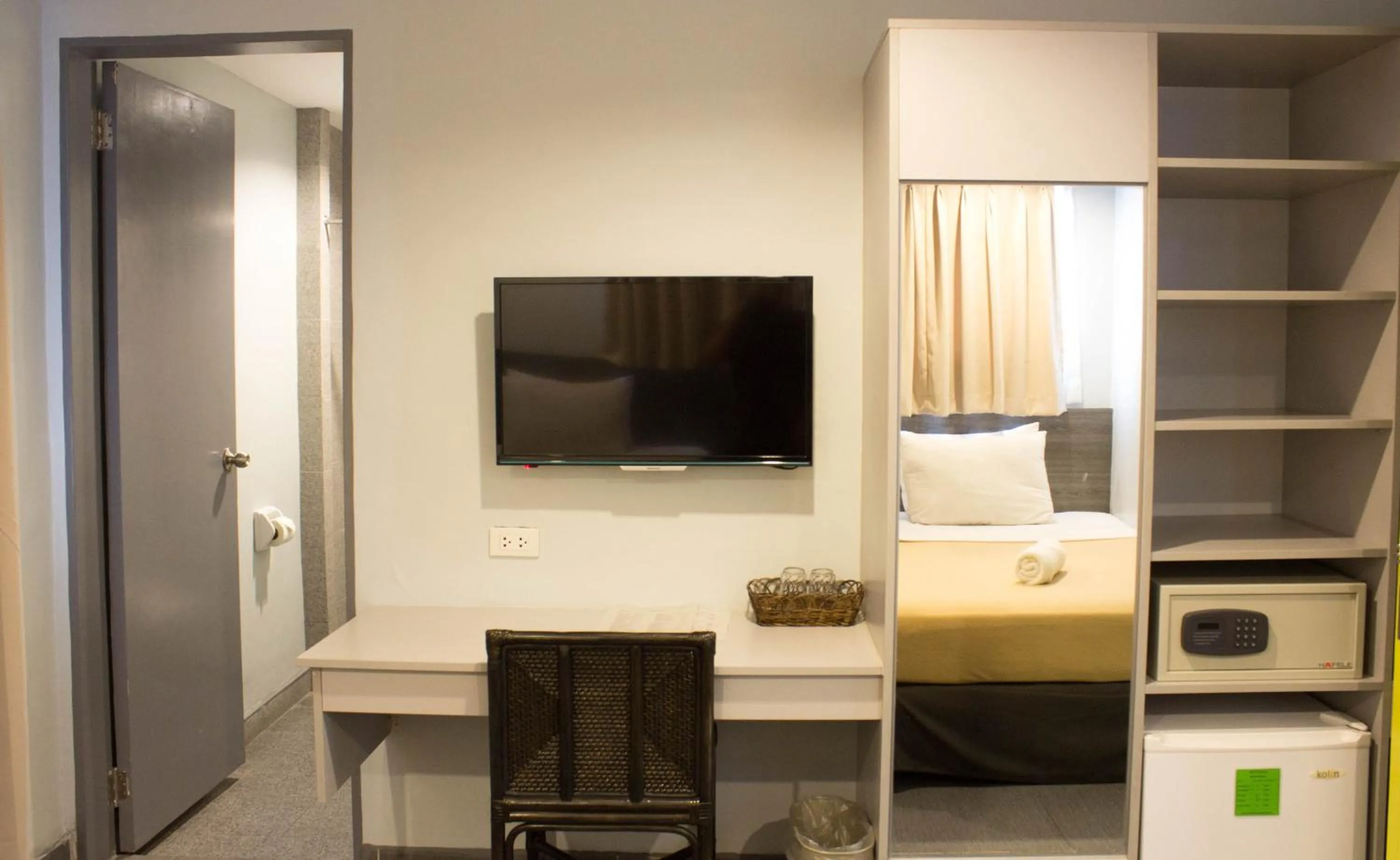 Decorative detail, Bed in Cebu R Hotel Mabolo