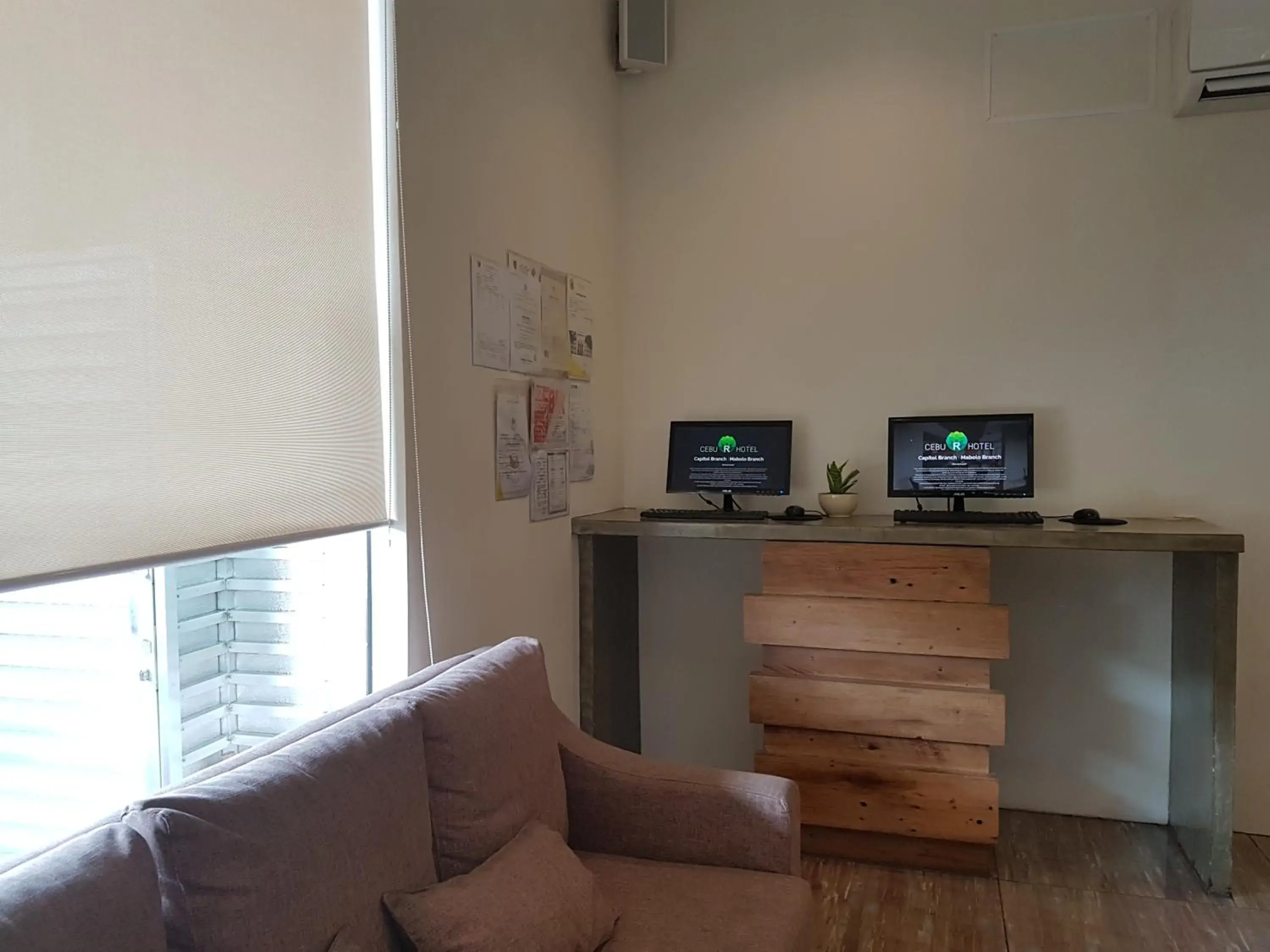 Lobby or reception in Cebu R Hotel Mabolo Lobby or reception in Cebu R Hotel Mabolo