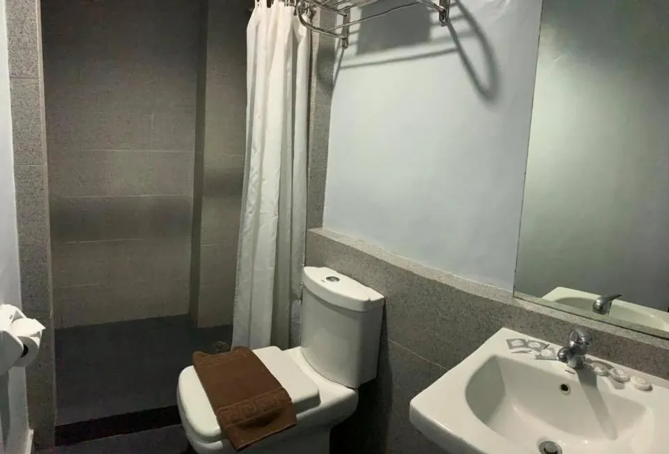Bathroom in Cebu R Hotel Mabolo