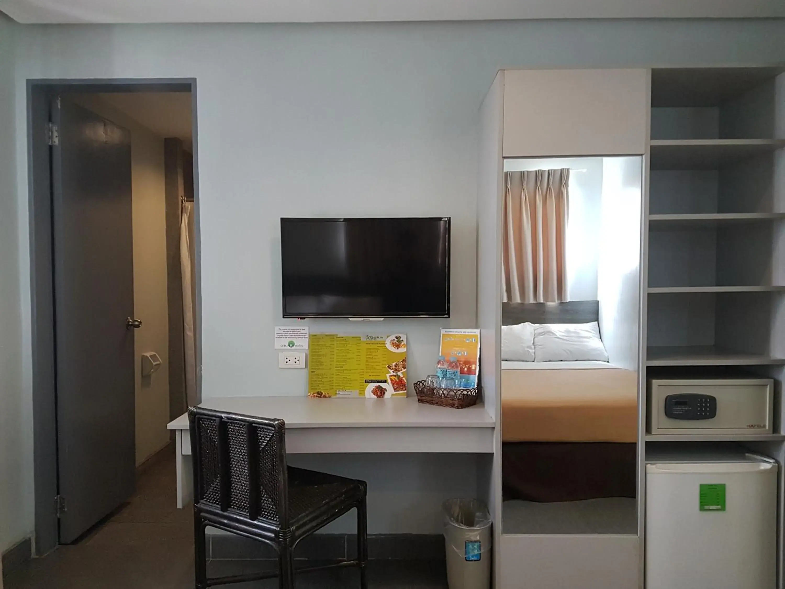 Photo of the whole room in Cebu R Hotel Mabolo Photo of the whole room in Cebu R Hotel Mabolo