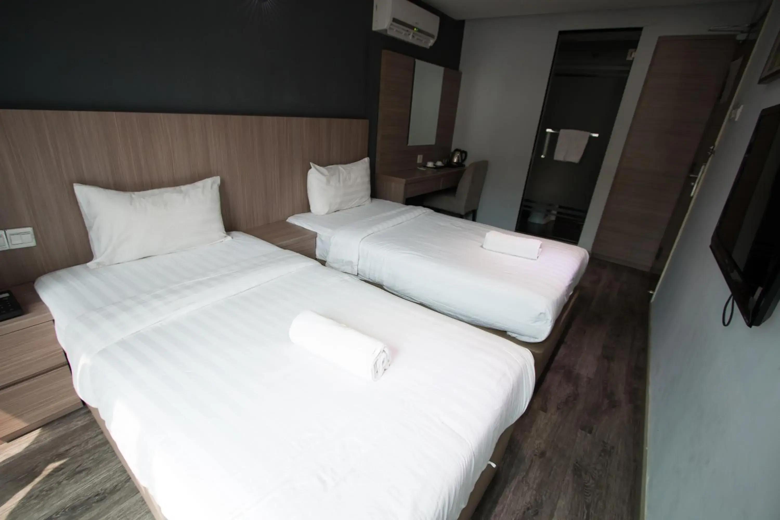 Superior Twin Room in Hotel 99 Pusat Bandar Puchong Superior Twin Room in Hotel 99 Pusat Bandar Puchong