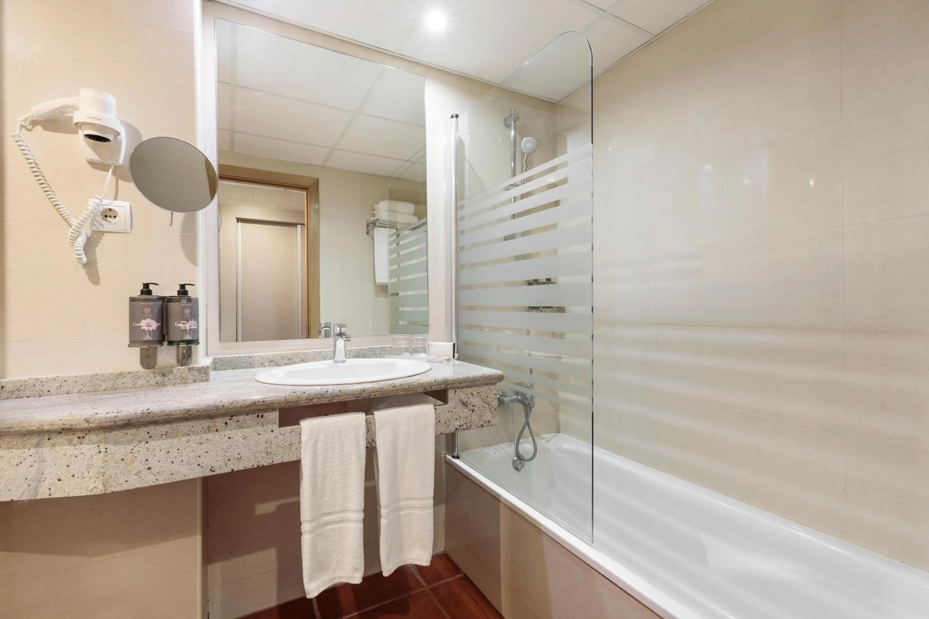 Shower in Hotel Best Cap Salou