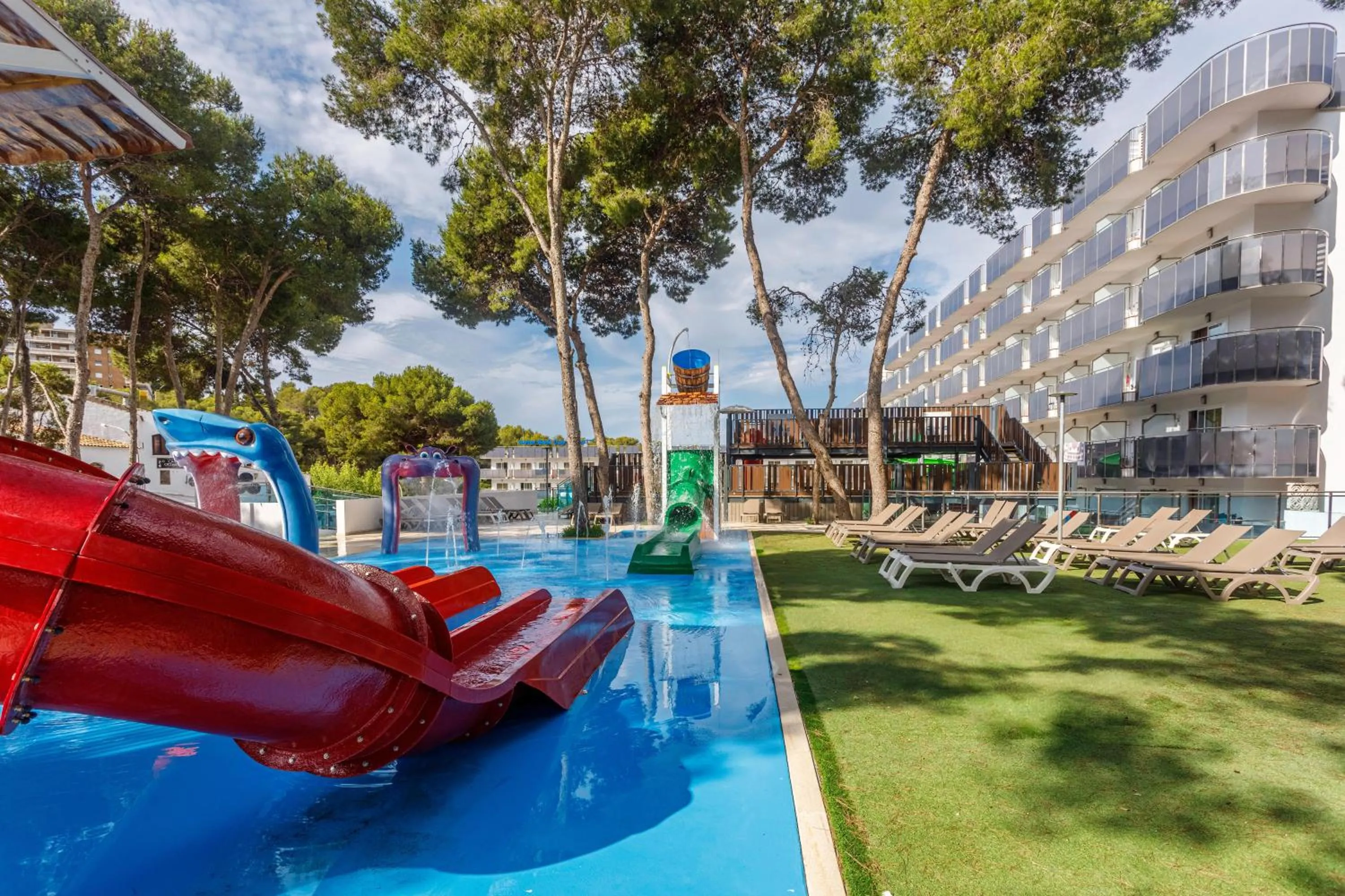 Swimming pool in Hotel Best Cap Salou