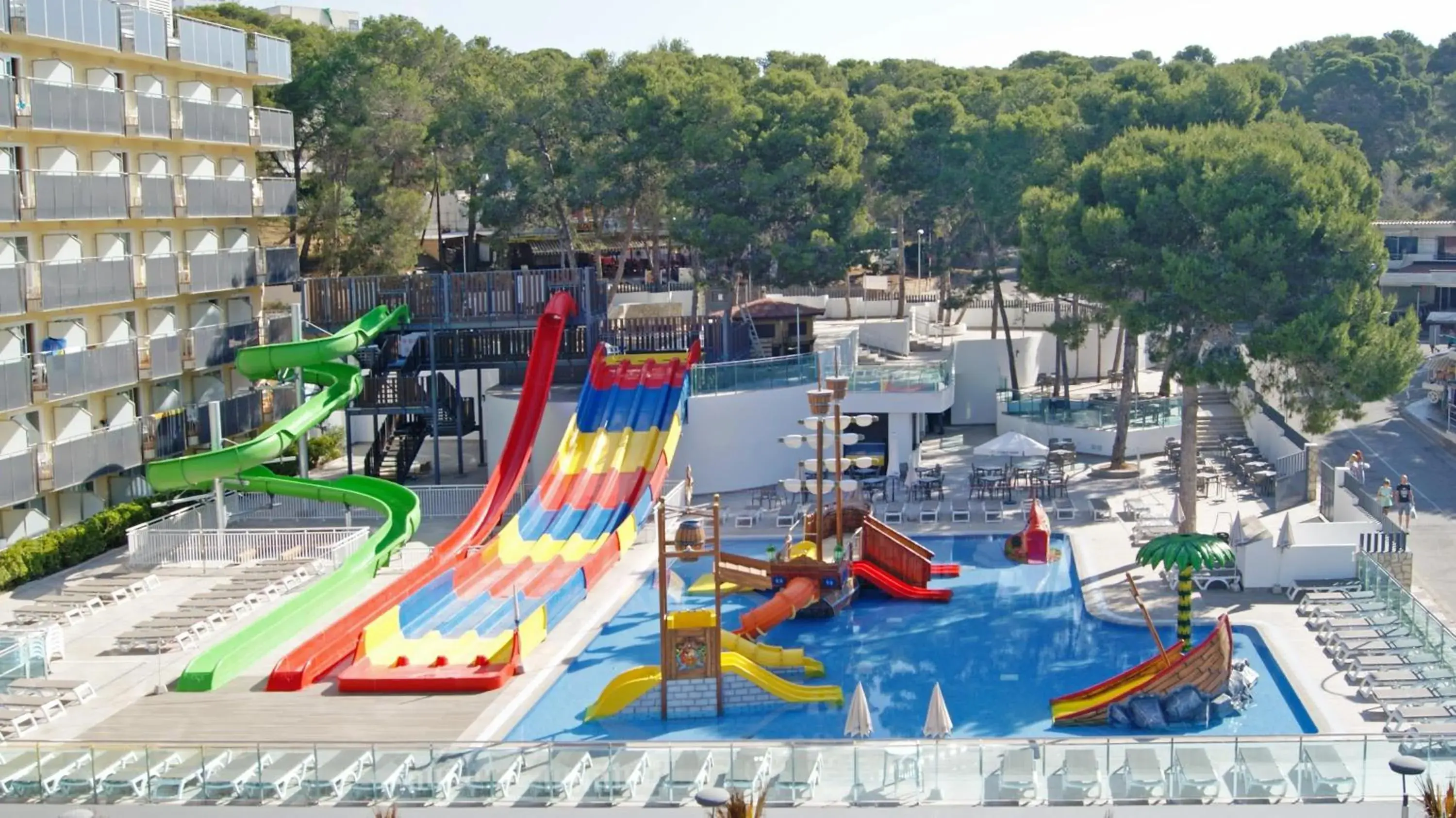 Swimming pool in Hotel Best Cap Salou Swimming pool in Hotel Best Cap Salou
