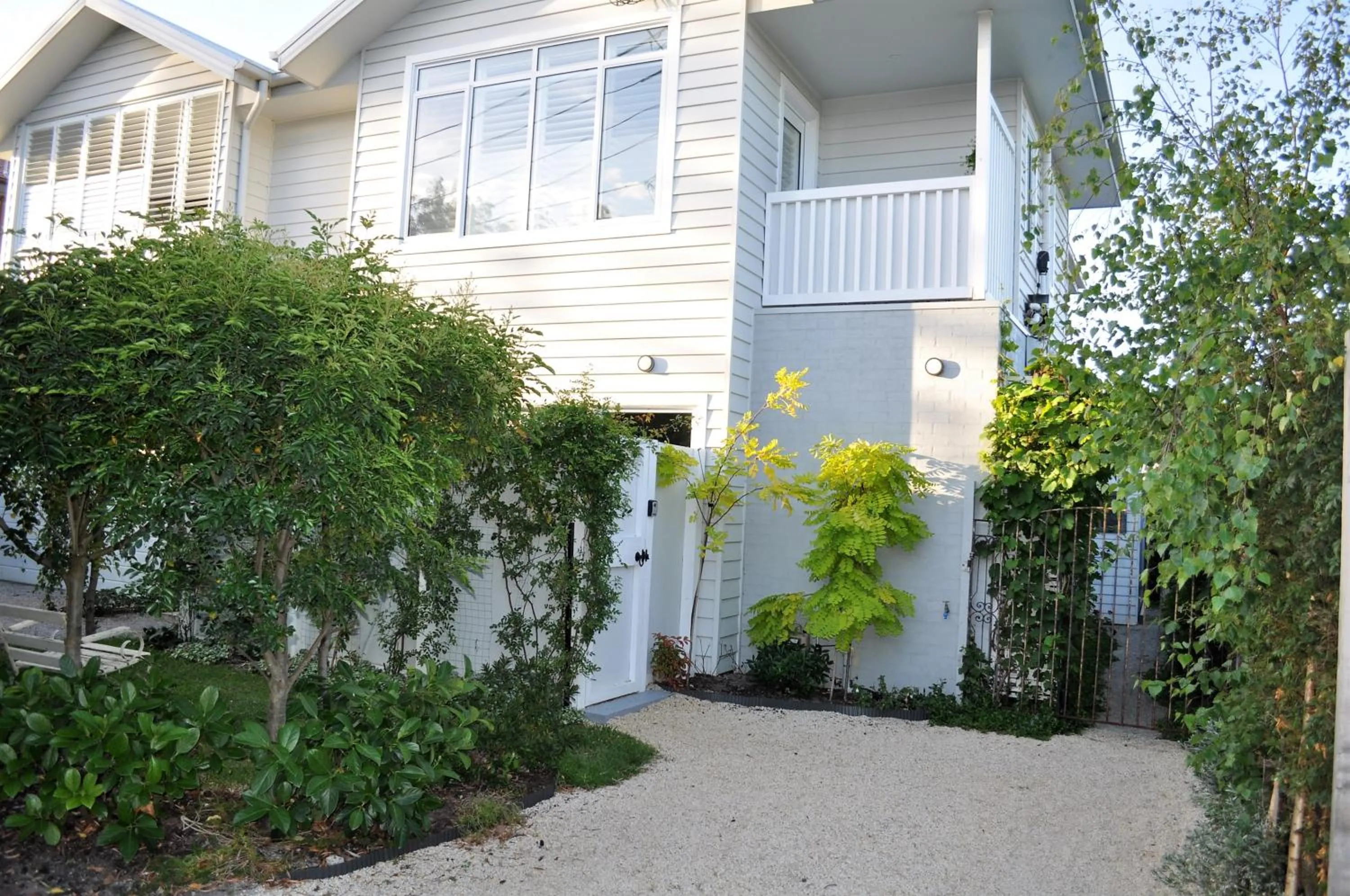 Facade/entrance in Sailaway Beach House