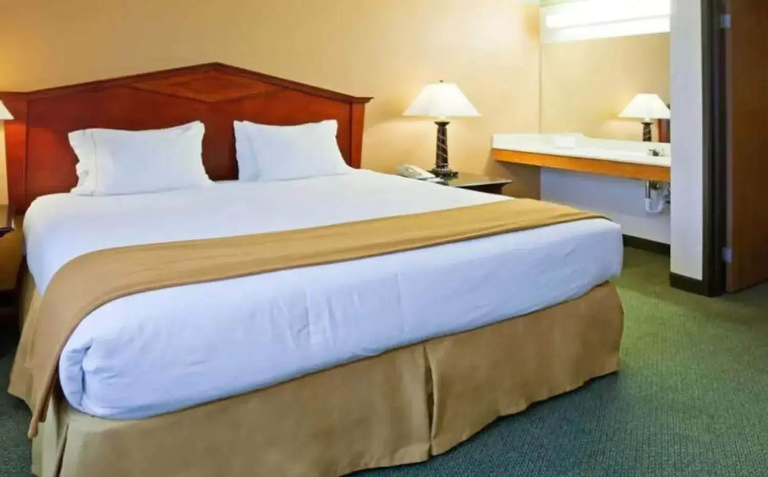 Bedroom, Bed in Blue Way Inn Eagan Extended Stay Bedroom, Bed in Blue Way Inn Eagan Extended Stay