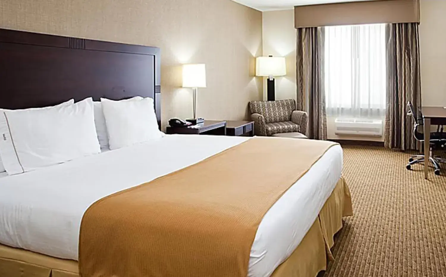 Bed in Blue Way Inn Eagan Extended Stay Bed in Blue Way Inn Eagan Extended Stay