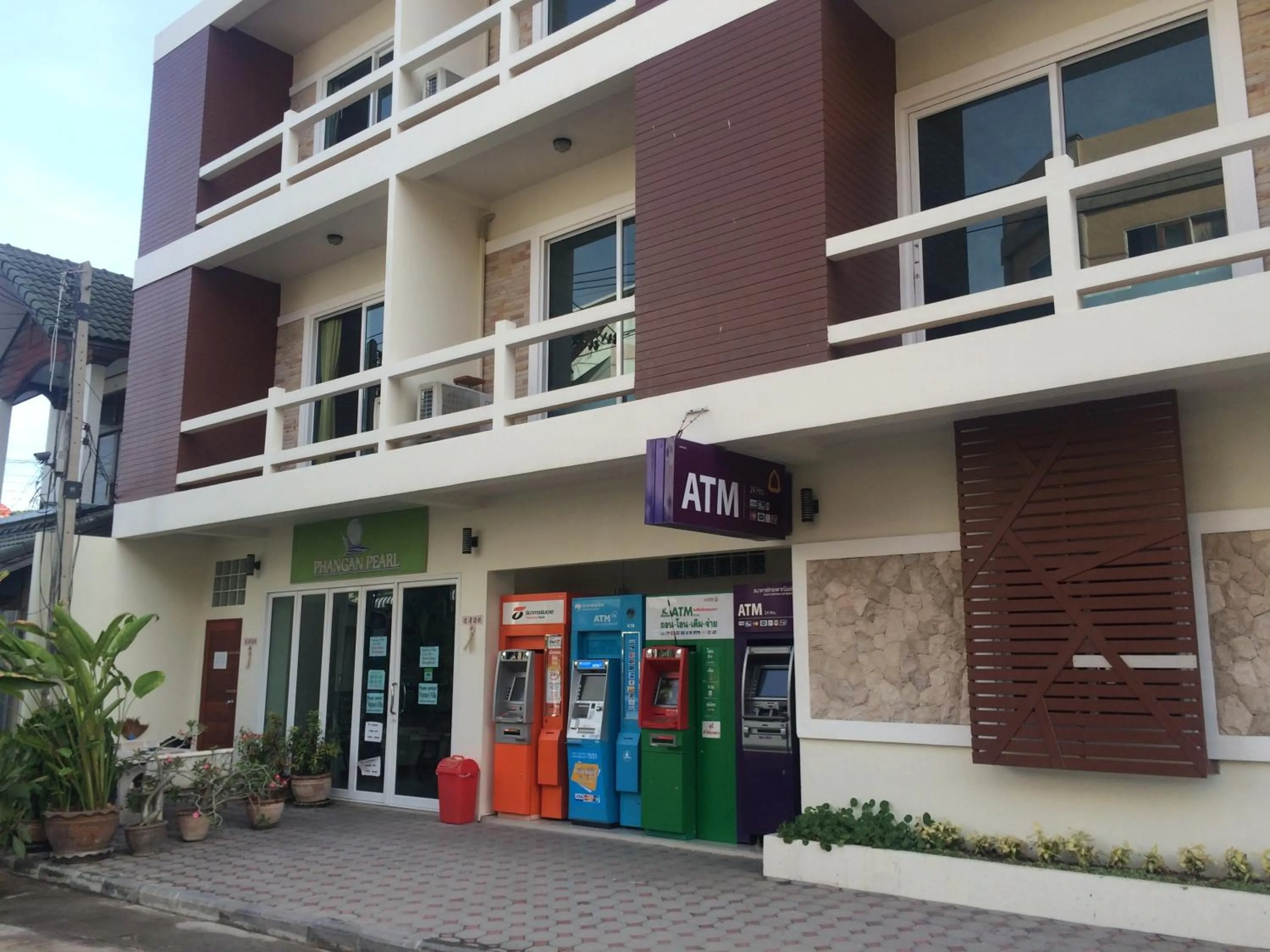 Property building in Phangan Pearl Hostel
