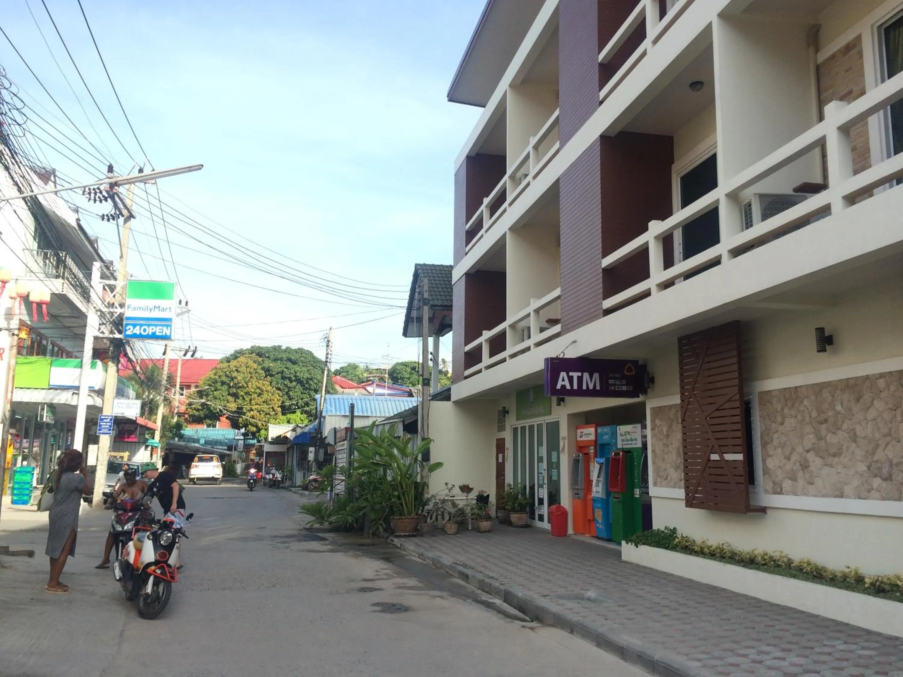 Property building in Phangan Pearl Hostel