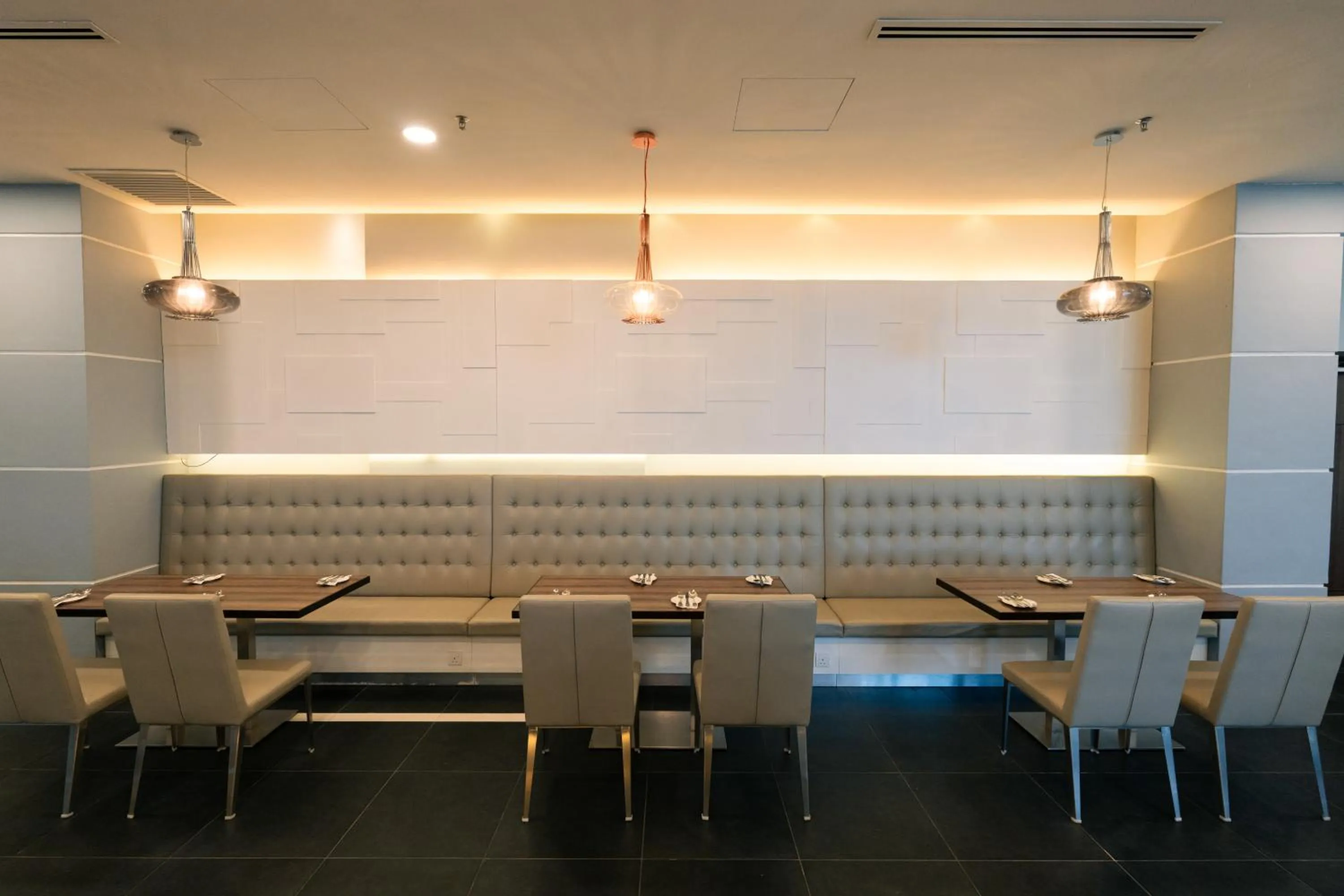 Restaurant/places to eat in Hotel Tamara Melaka