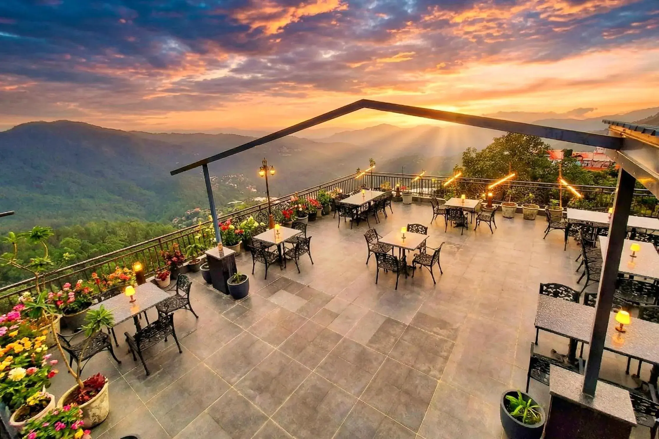 Restaurant/places to eat in Hotel Chail Residency Restaurant/places to eat in Hotel Chail Residency