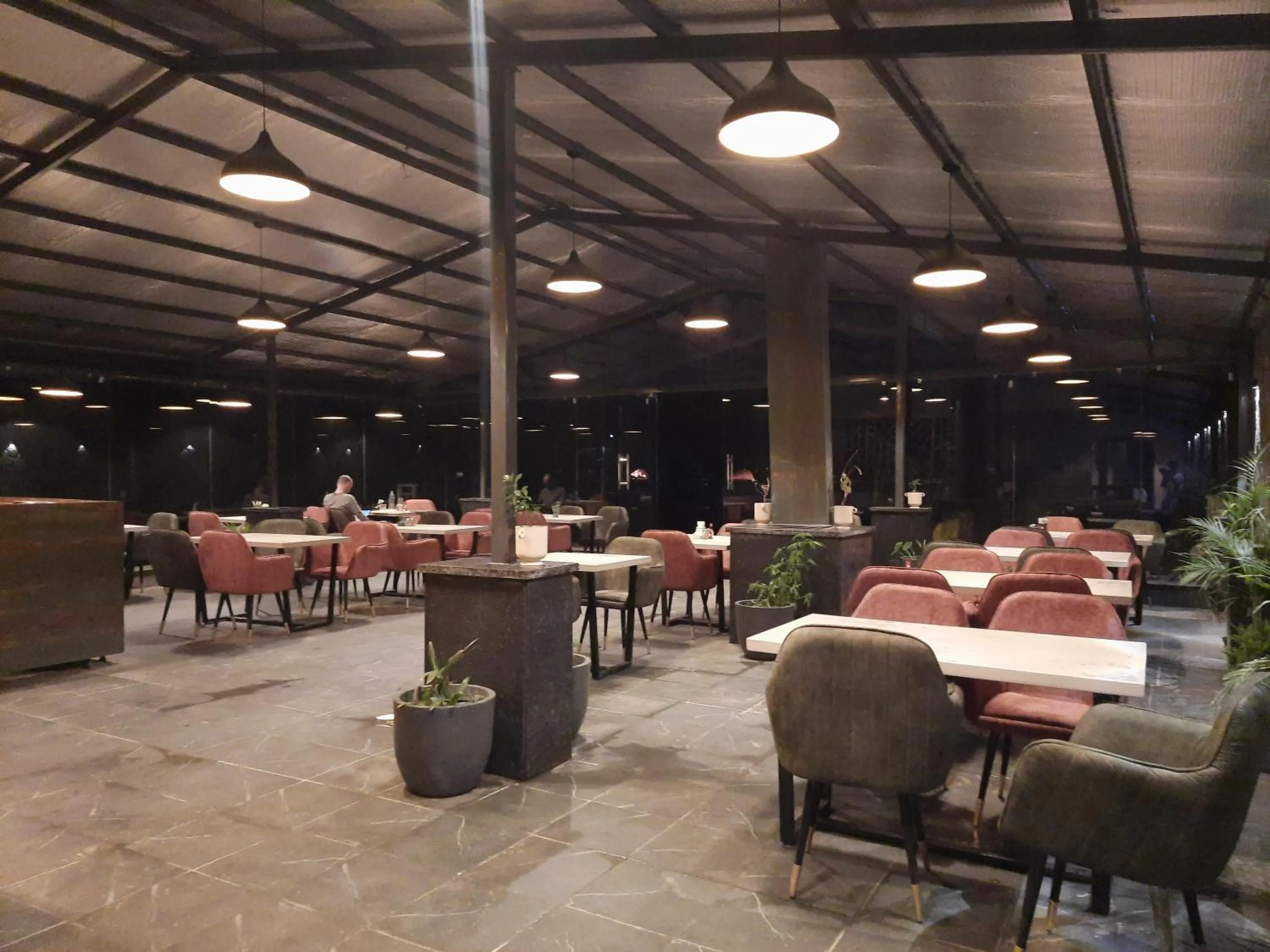 Restaurant/places to eat in Hotel Chail Residency