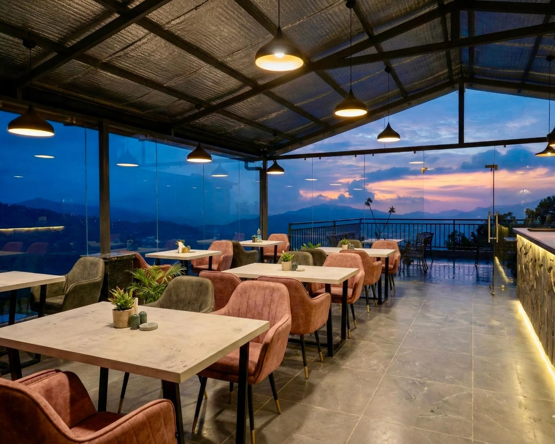 Restaurant/places to eat in Hotel Chail Residency