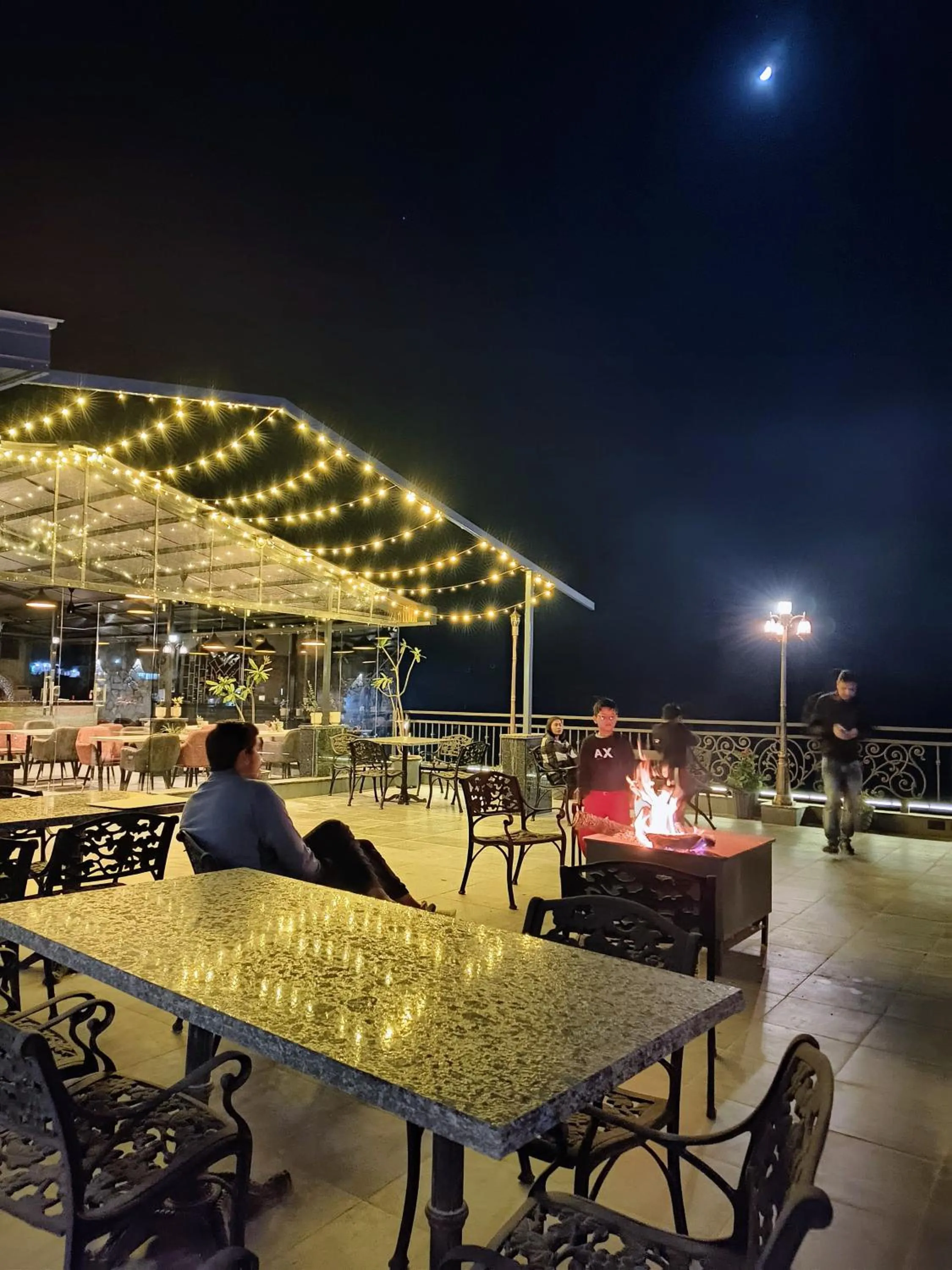 Patio in Hotel Chail Residency