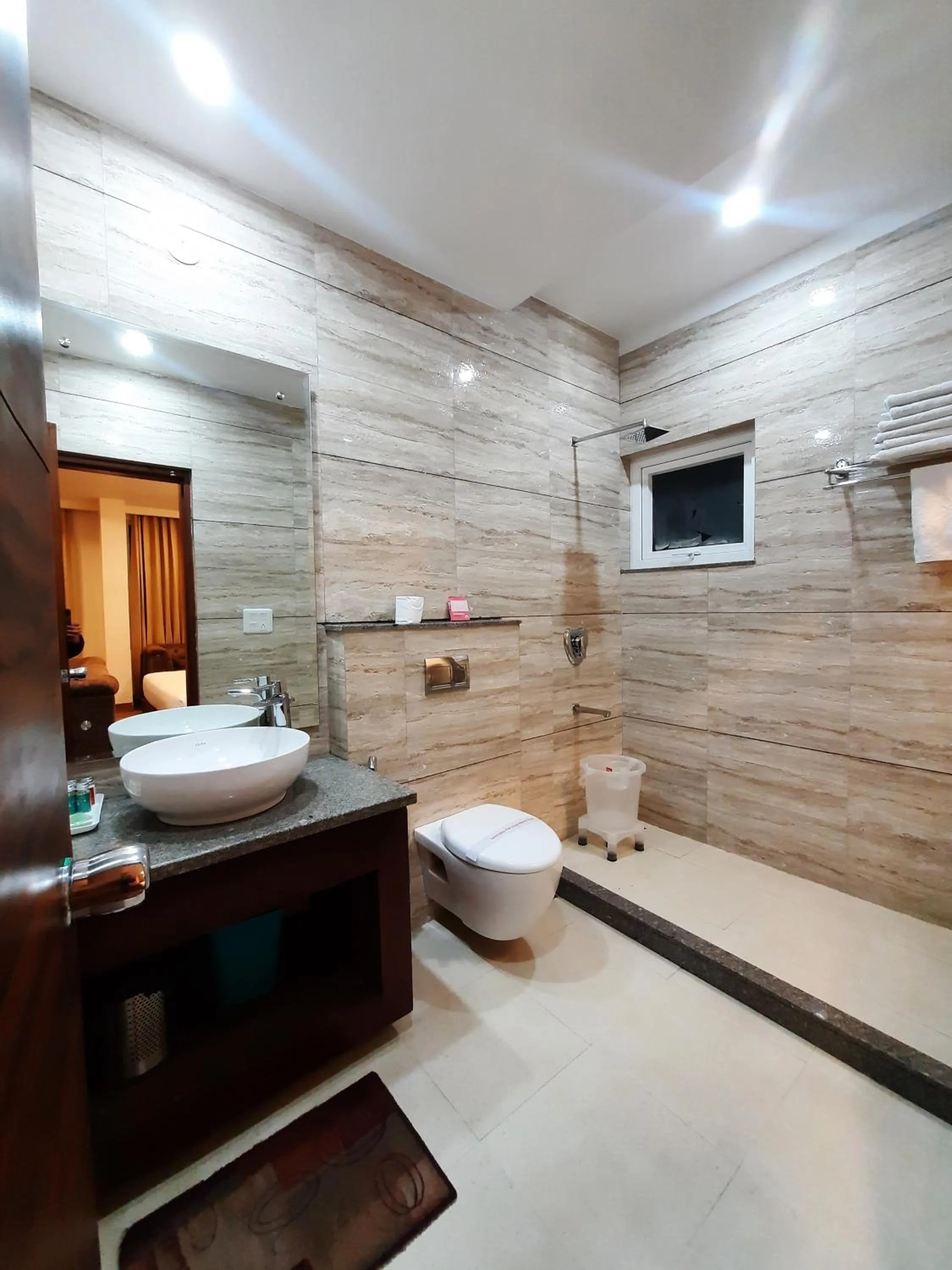 Shower in Hotel Chail Residency