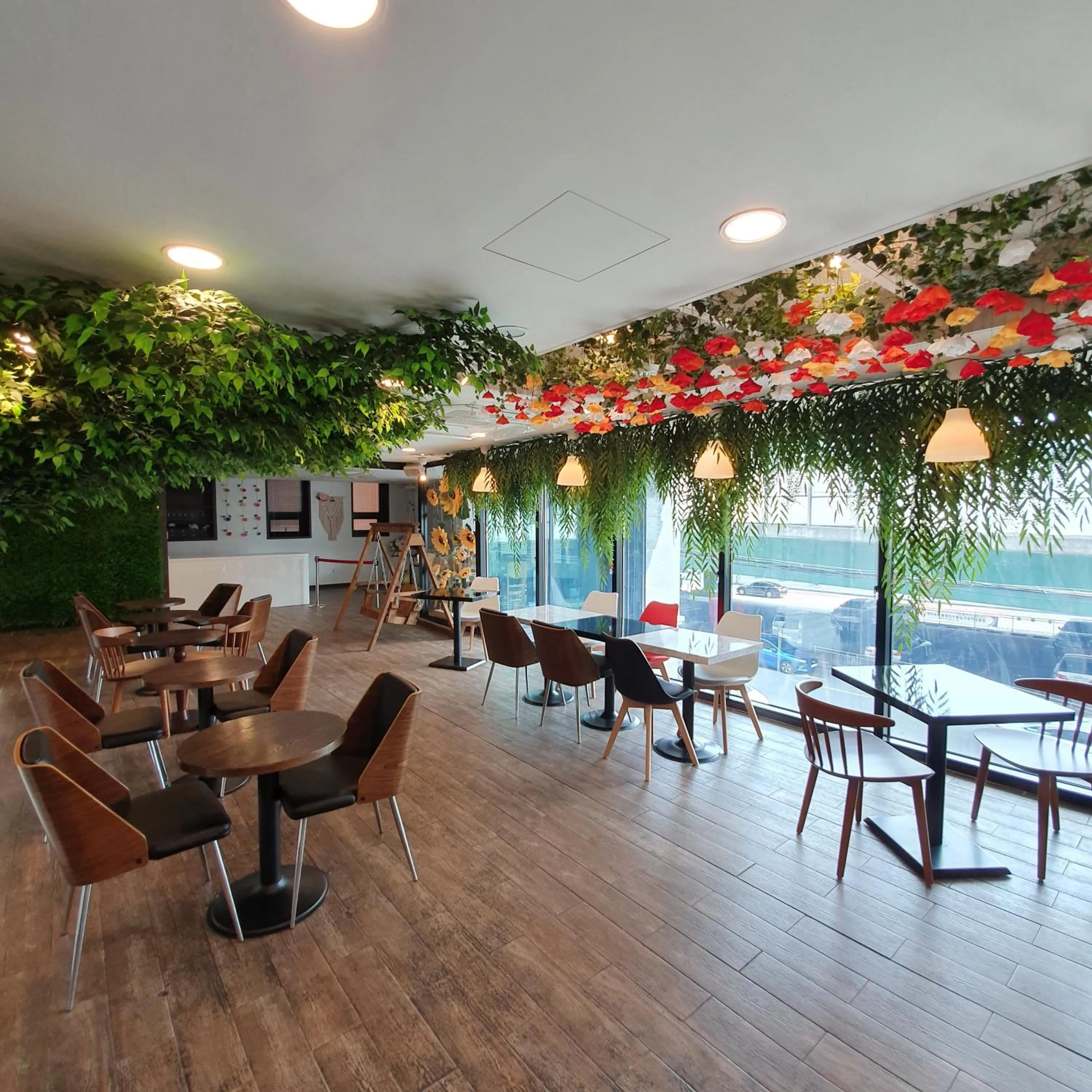 Restaurant/places to eat in CS Premier Hotel