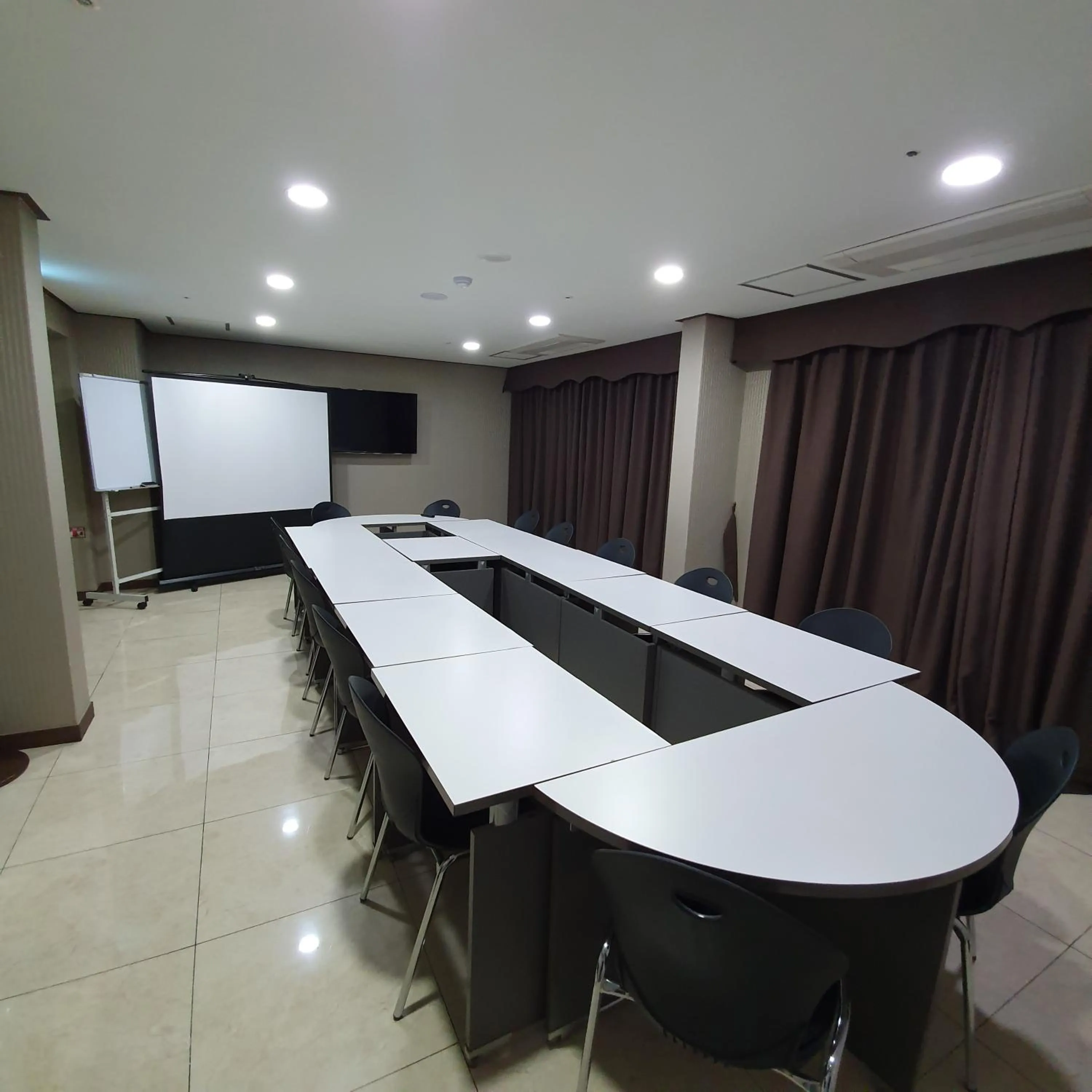 Business facilities in CS Premier Hotel