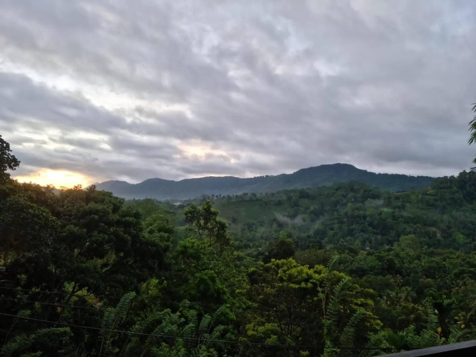 Mountain view in Mount Crest Inn Deniyaya