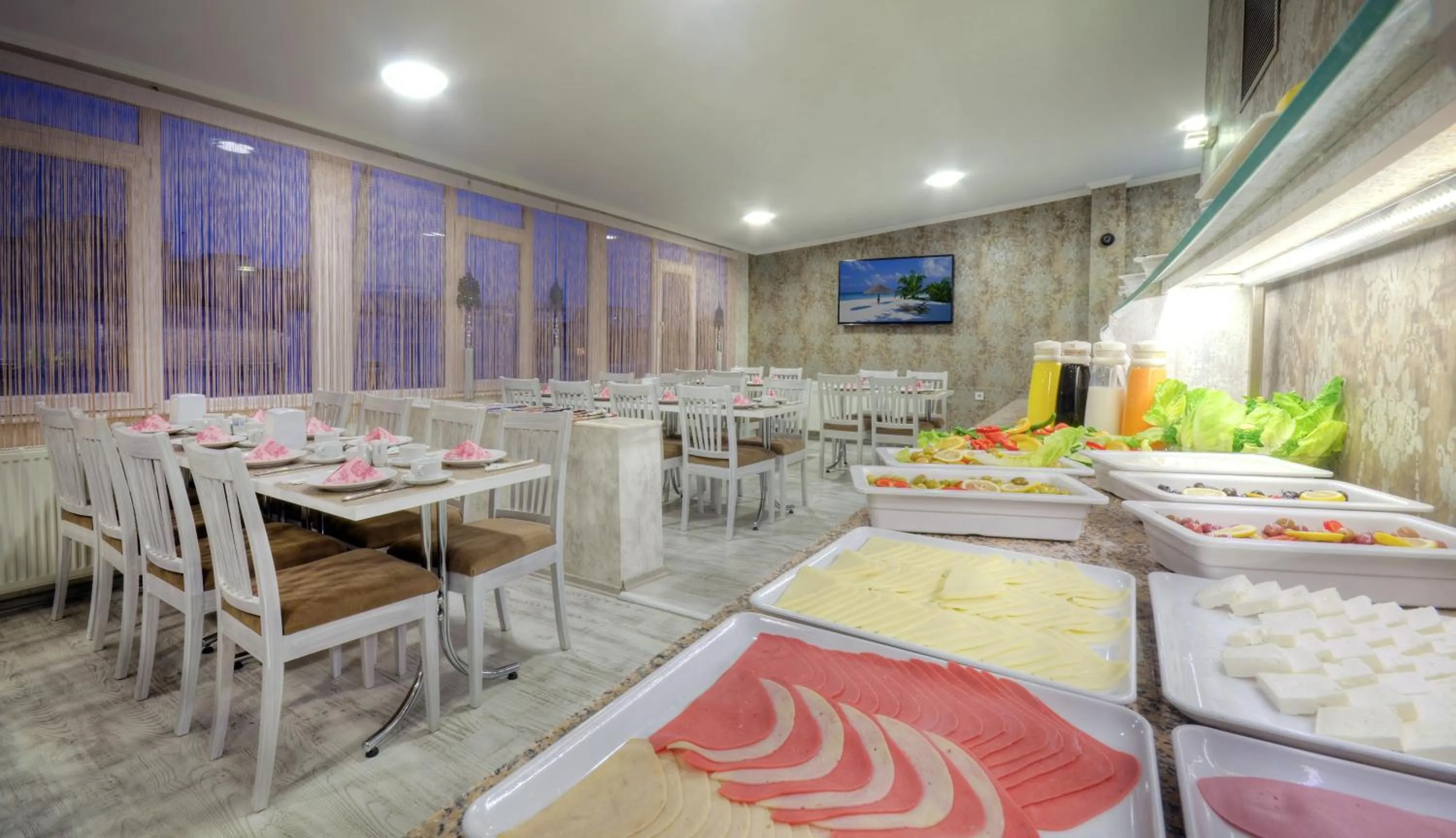 Restaurant/places to eat in Hotel Abro Sezenler