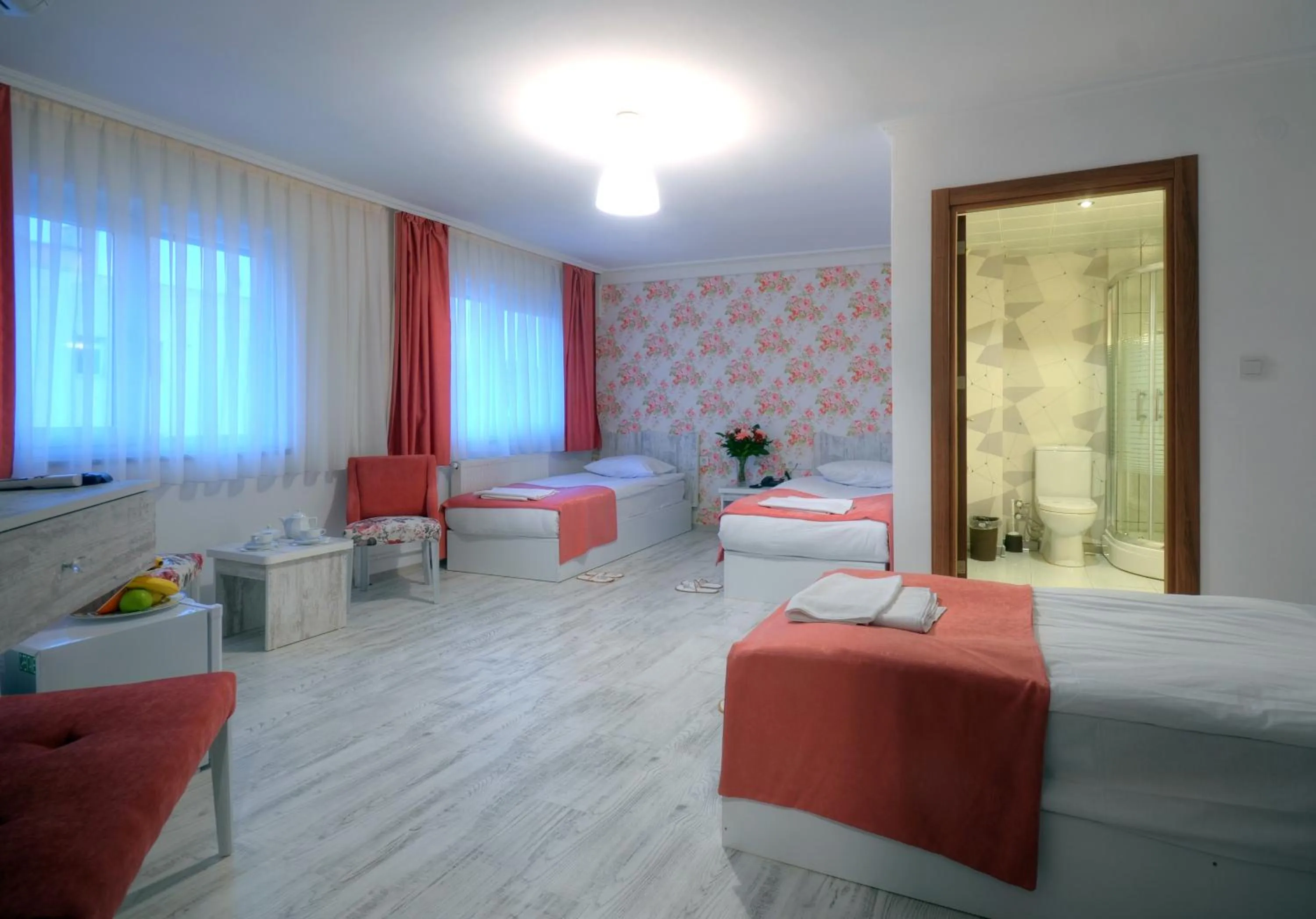 Shower, Bed in Hotel Abro Sezenler