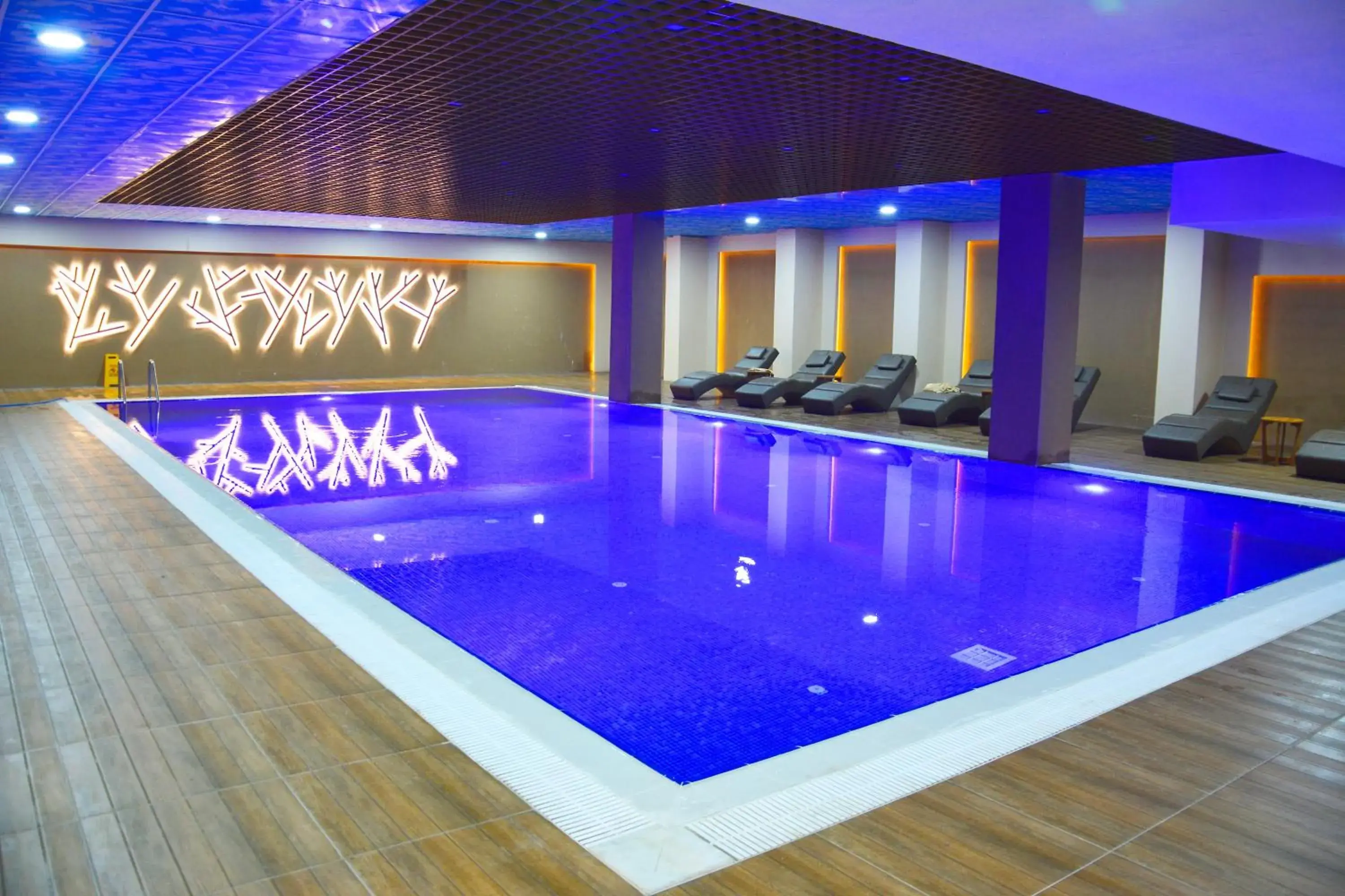 Swimming pool in Sarissa Hotel Swimming pool in Sarissa Hotel