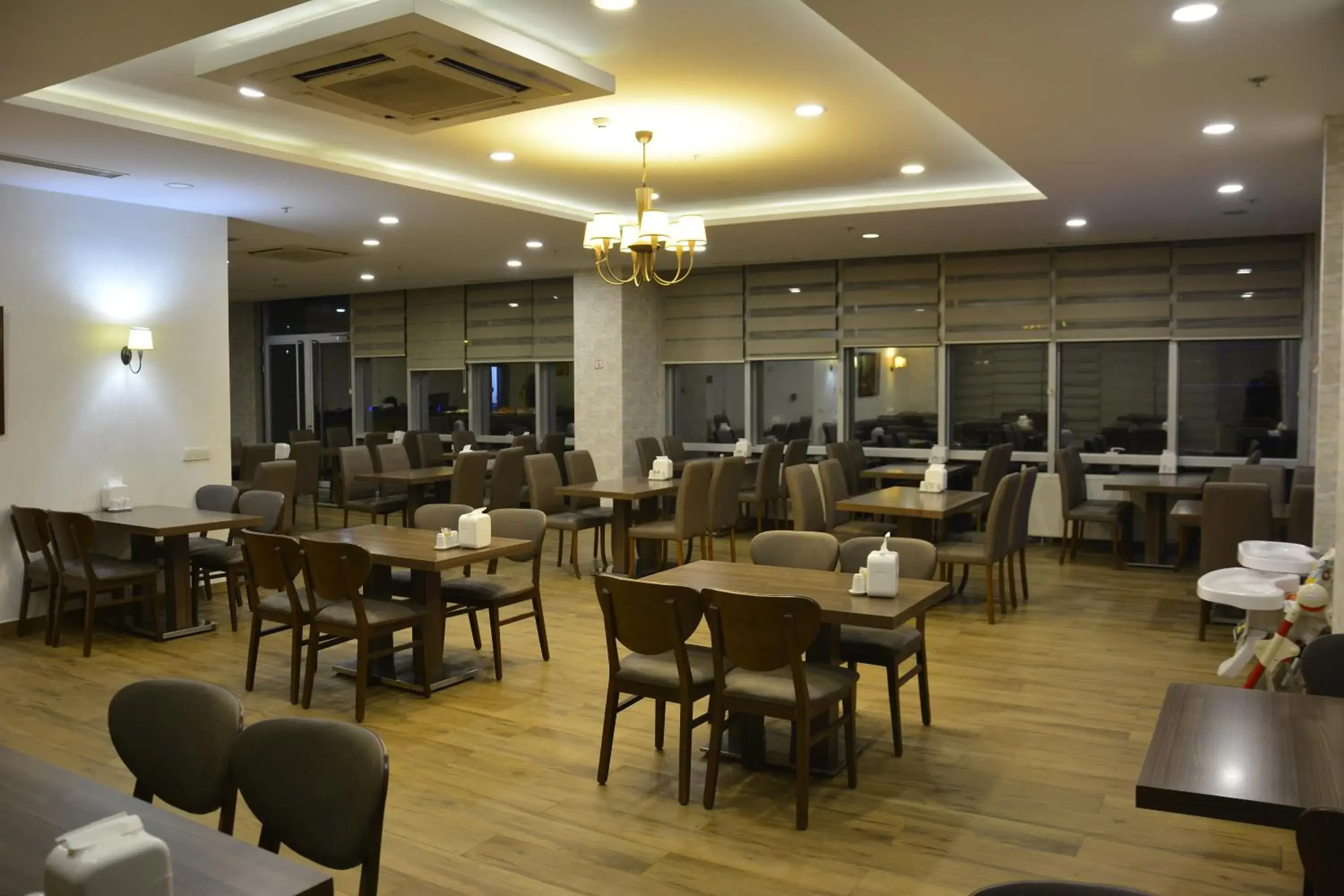 Restaurant/places to eat in Sarissa Hotel Restaurant/places to eat in Sarissa Hotel