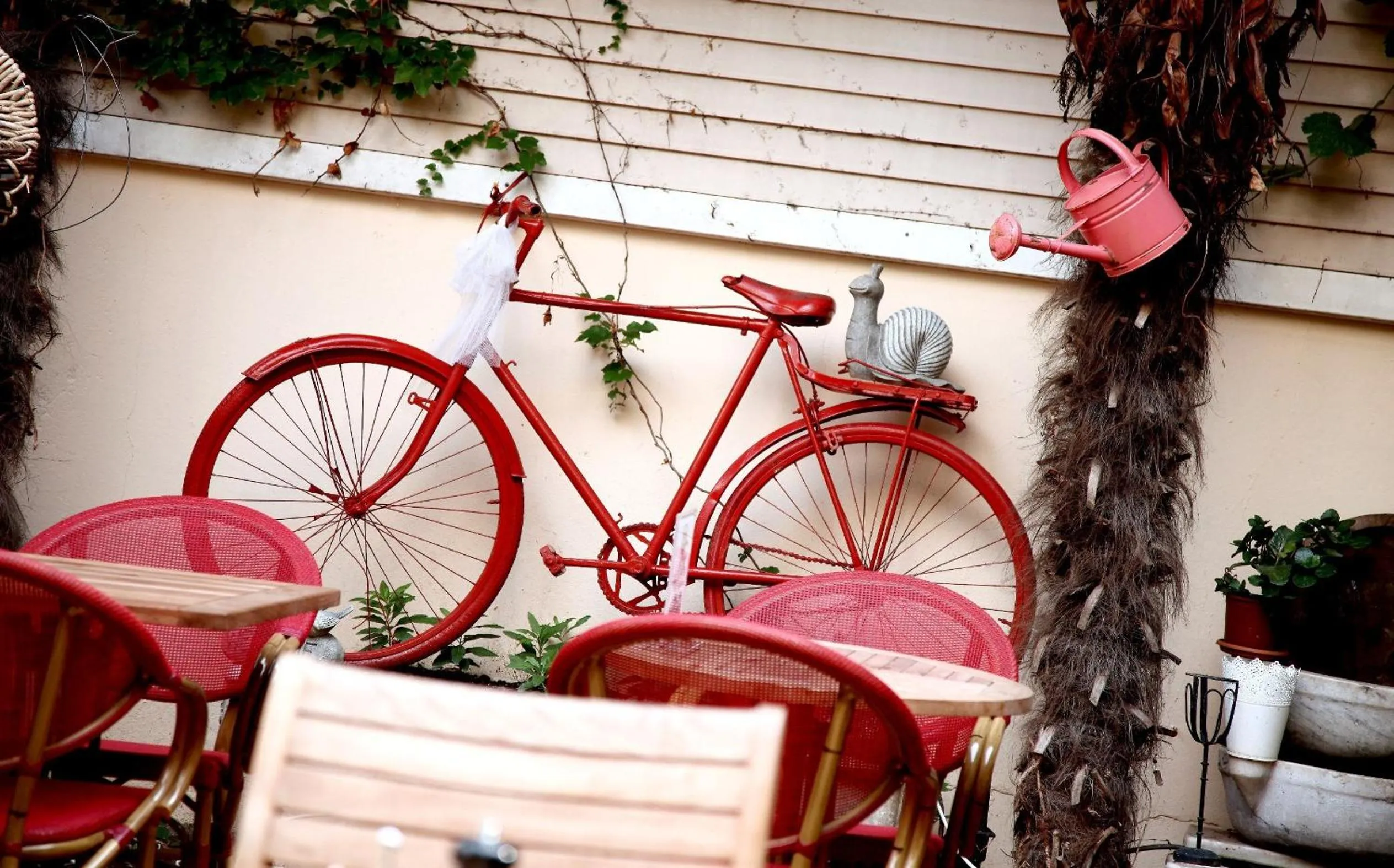 Garden in Ottoman Suites by Sera House