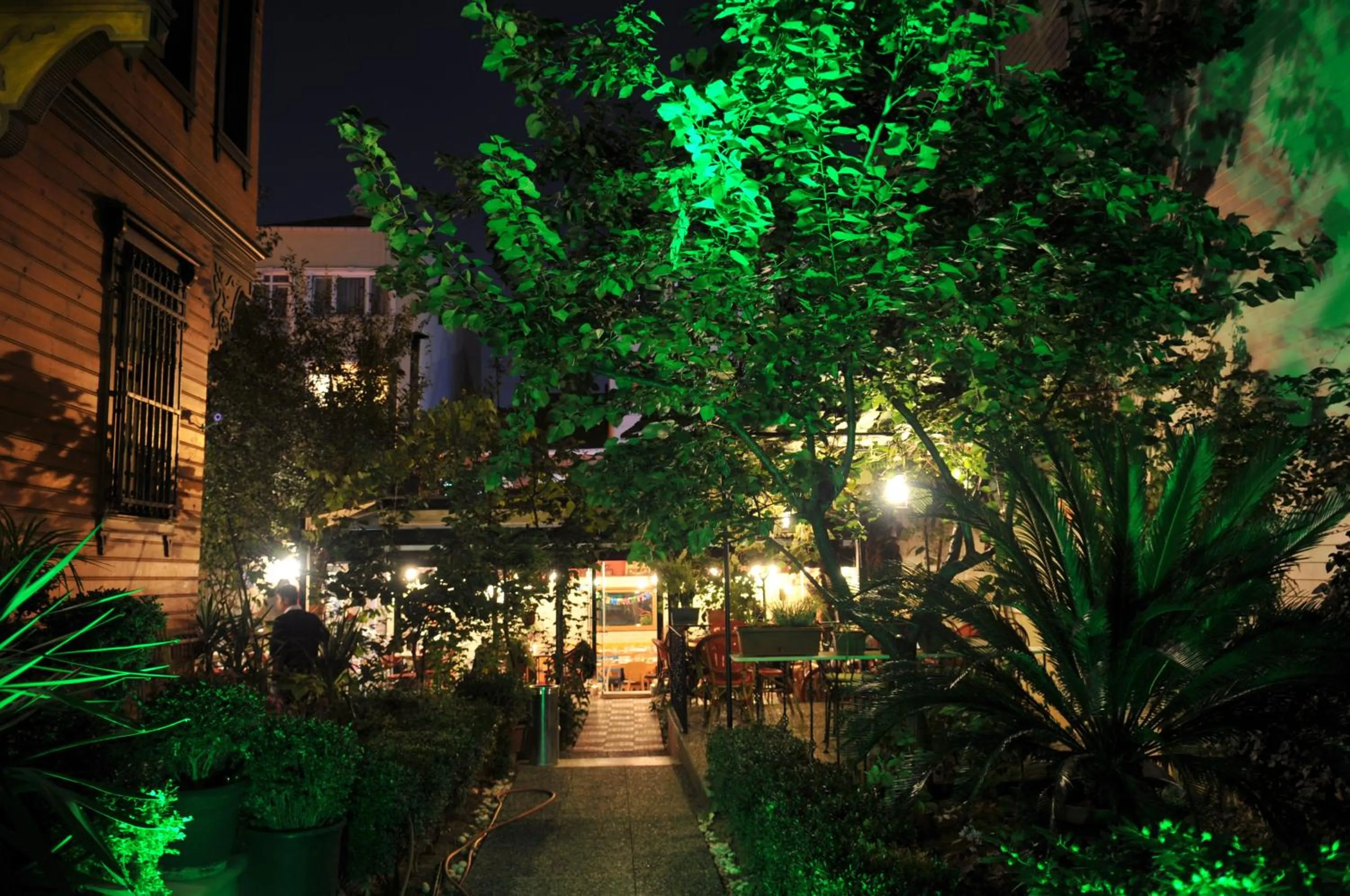 Garden in Ottoman Suites by Sera House