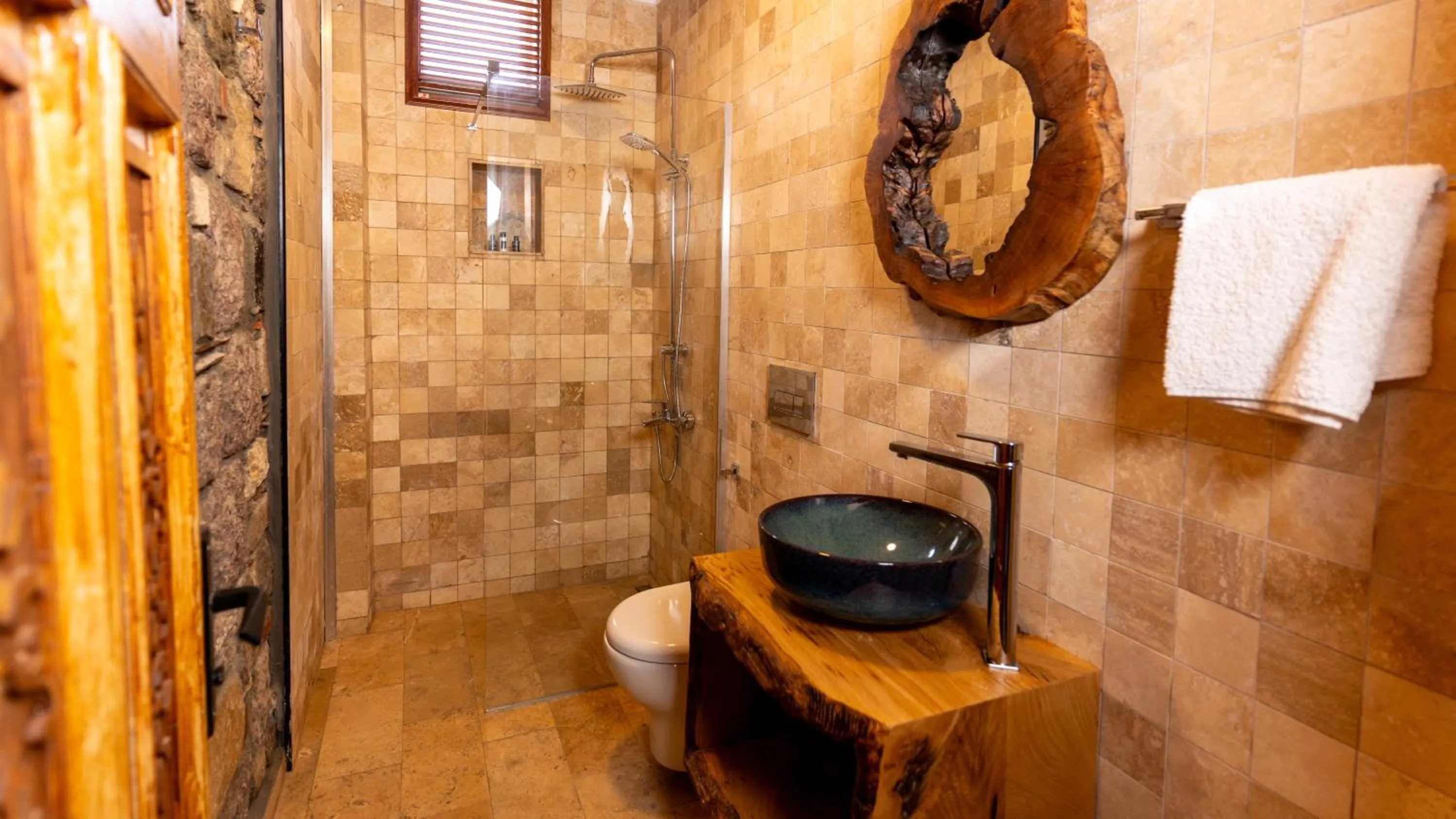 Shower in Tetka Konukevi